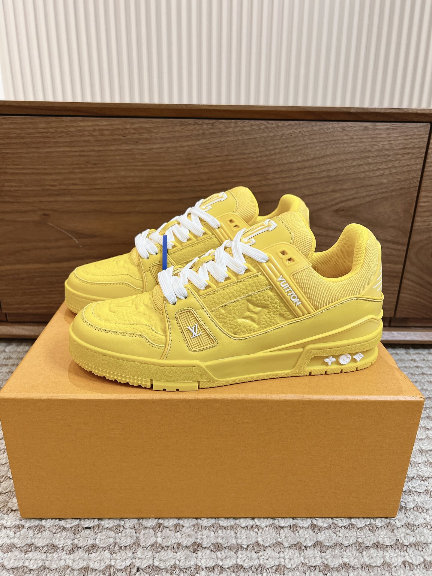 Men's shoes