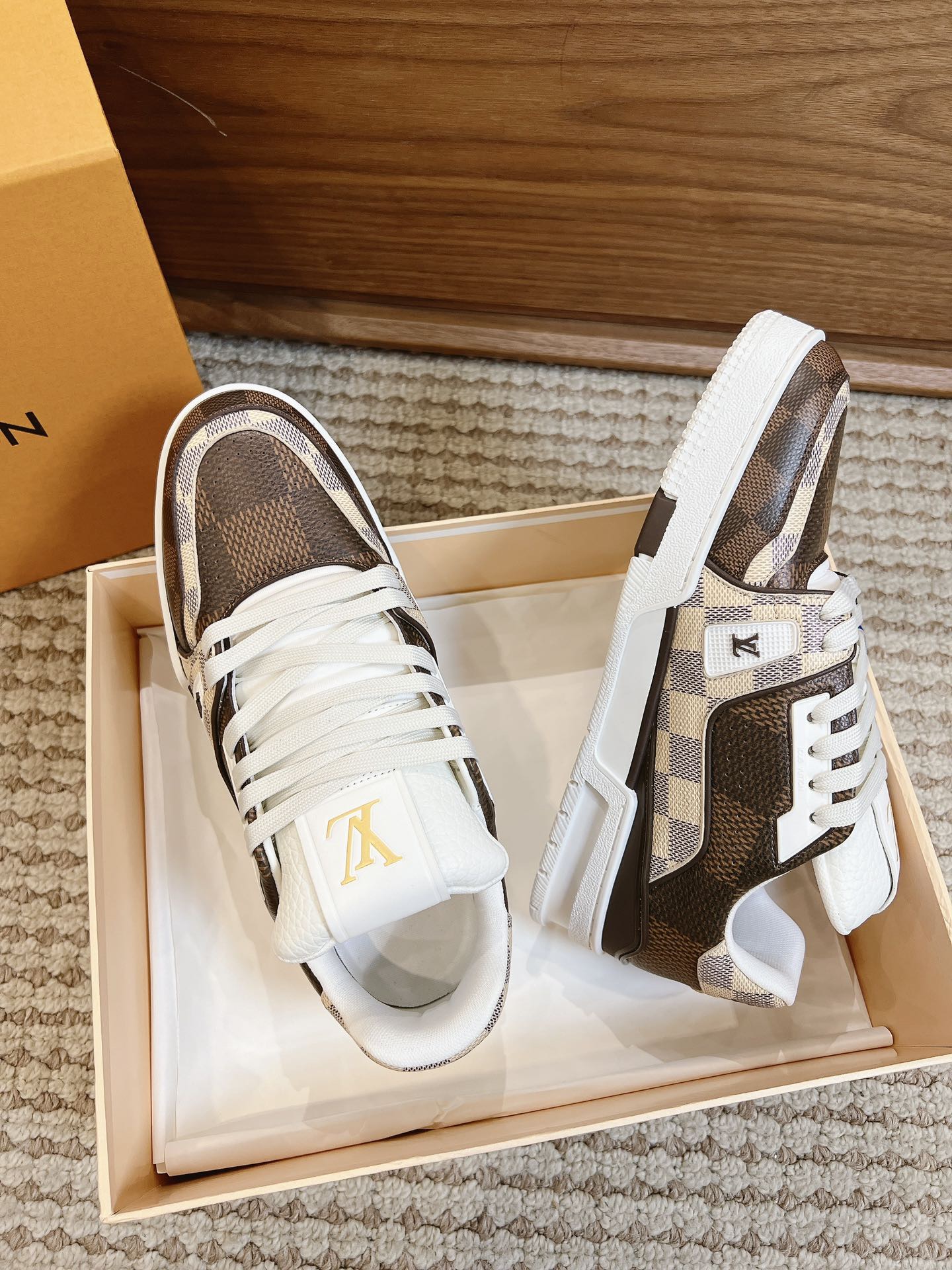 Men's shoes