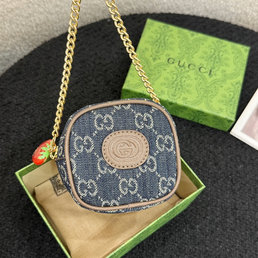 Small pendant
