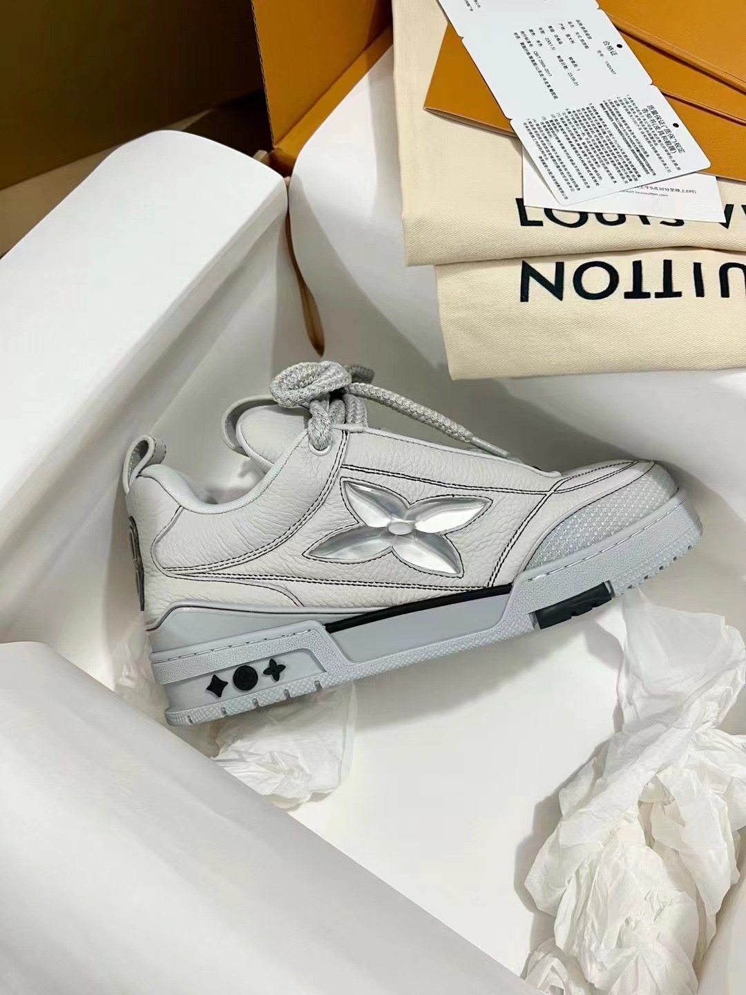 Men's shoes