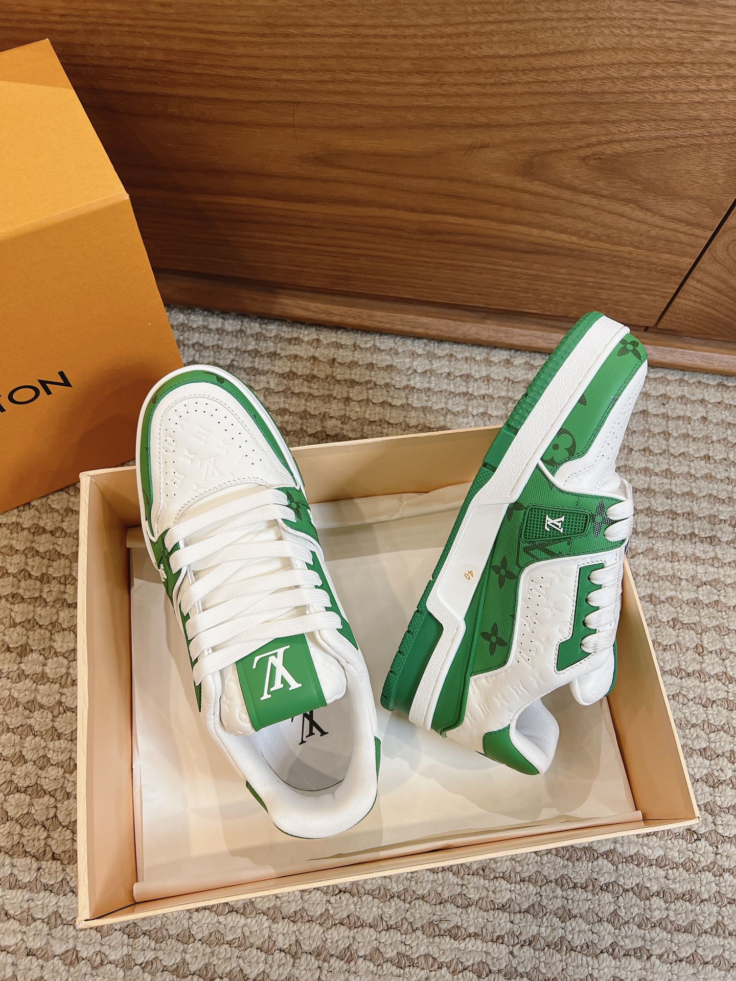Men's shoes