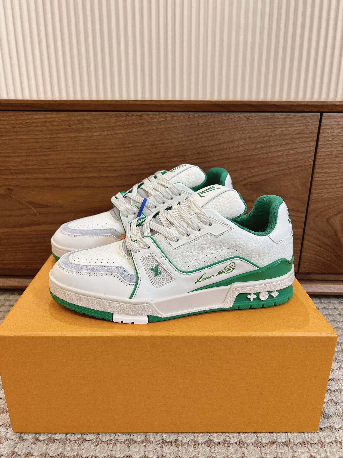 Men's shoes