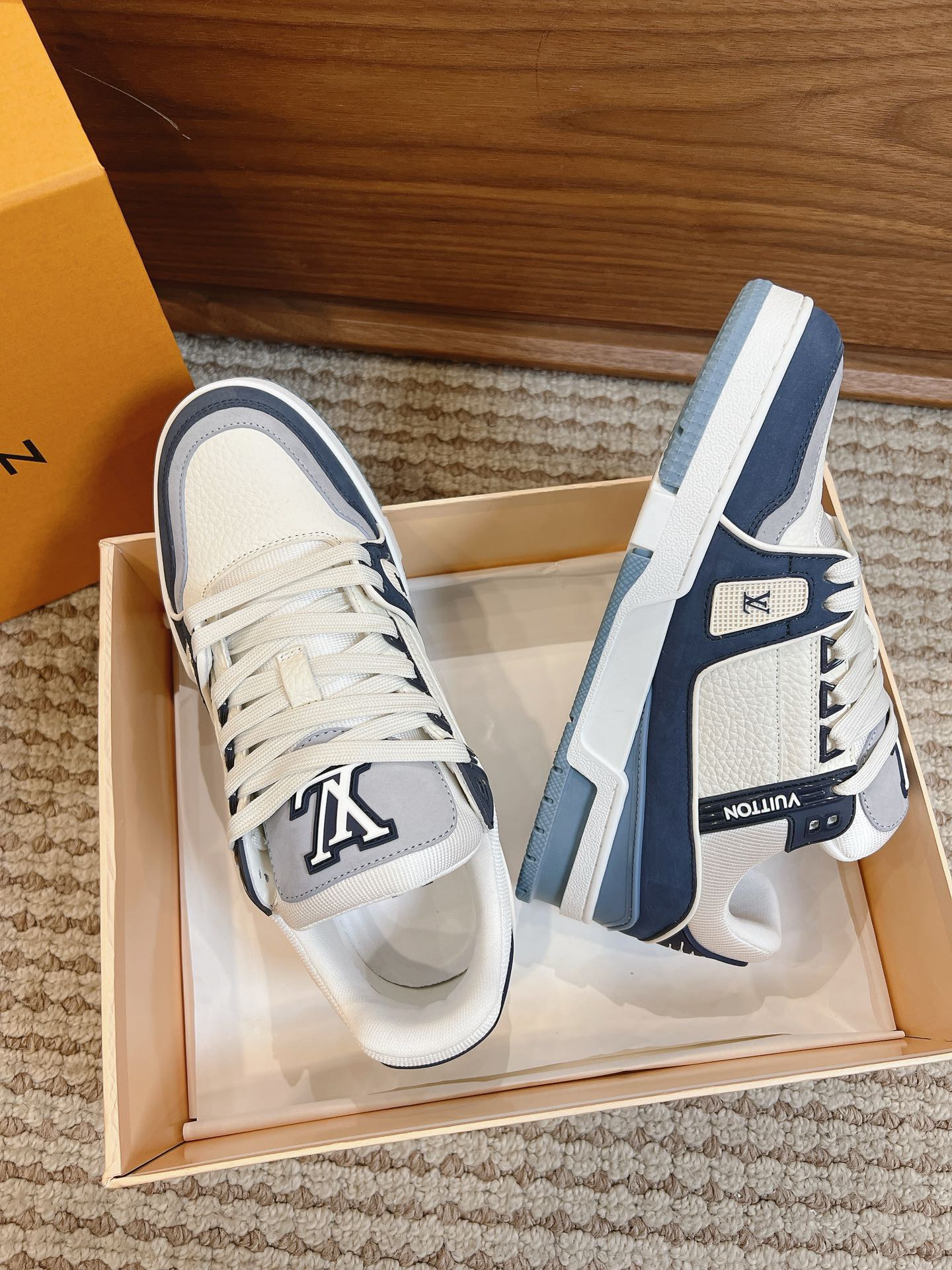 Men's shoes