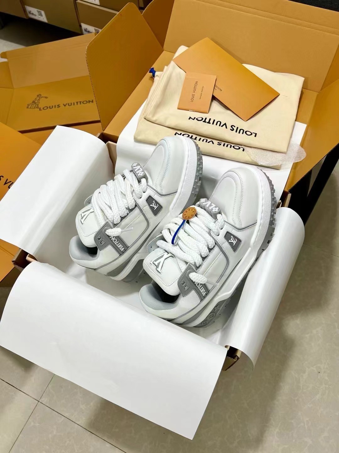 Men's shoes