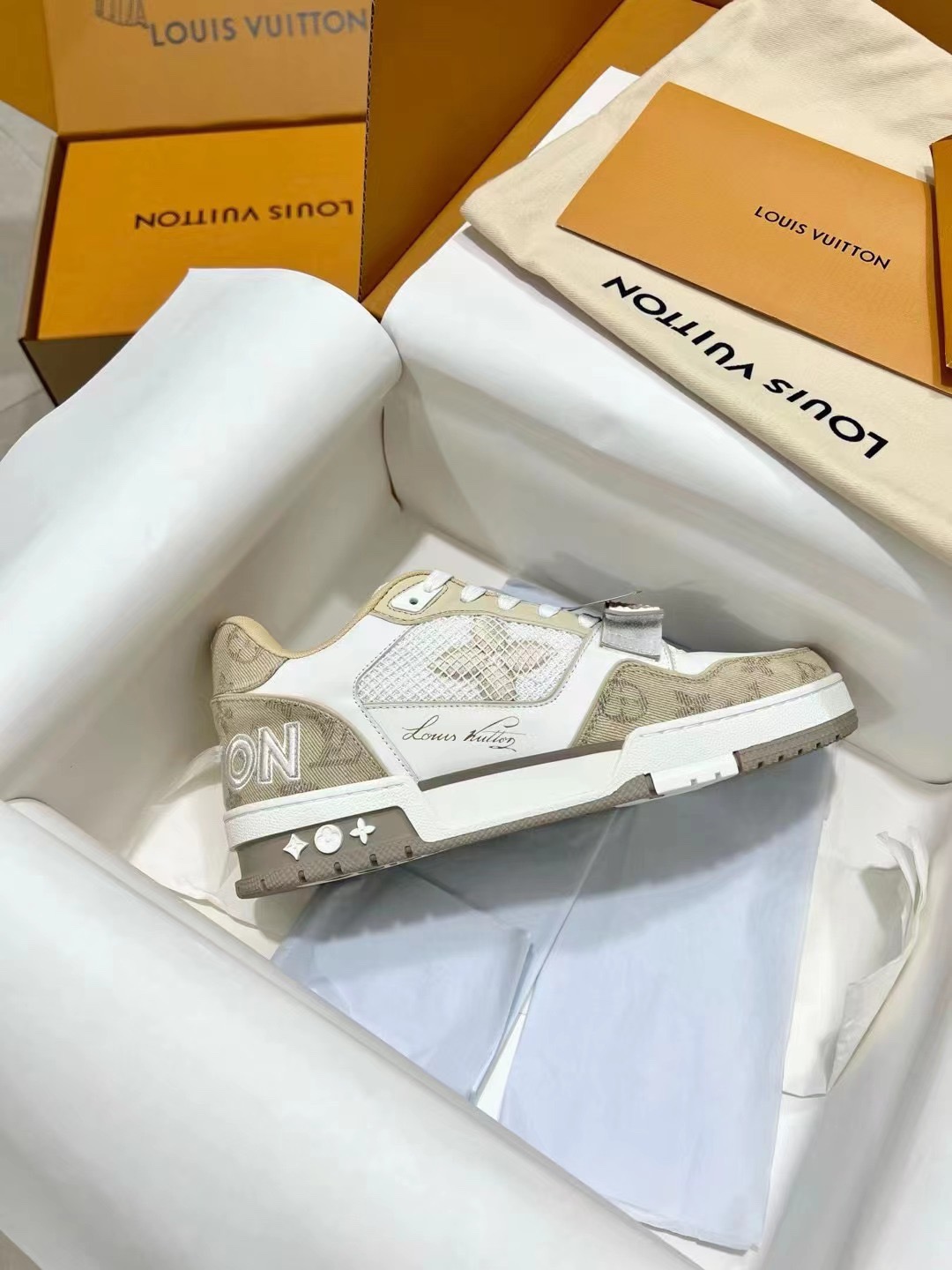 Men's shoes