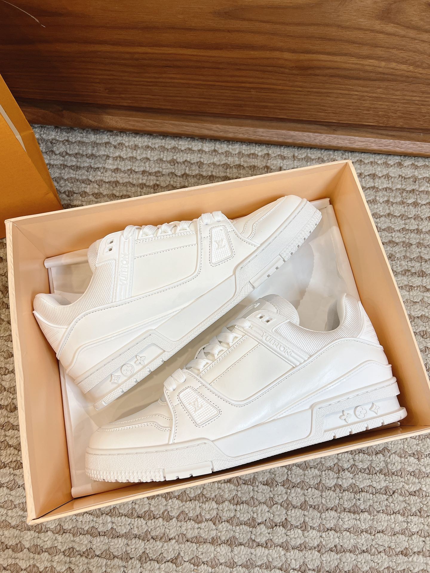 Men's shoes