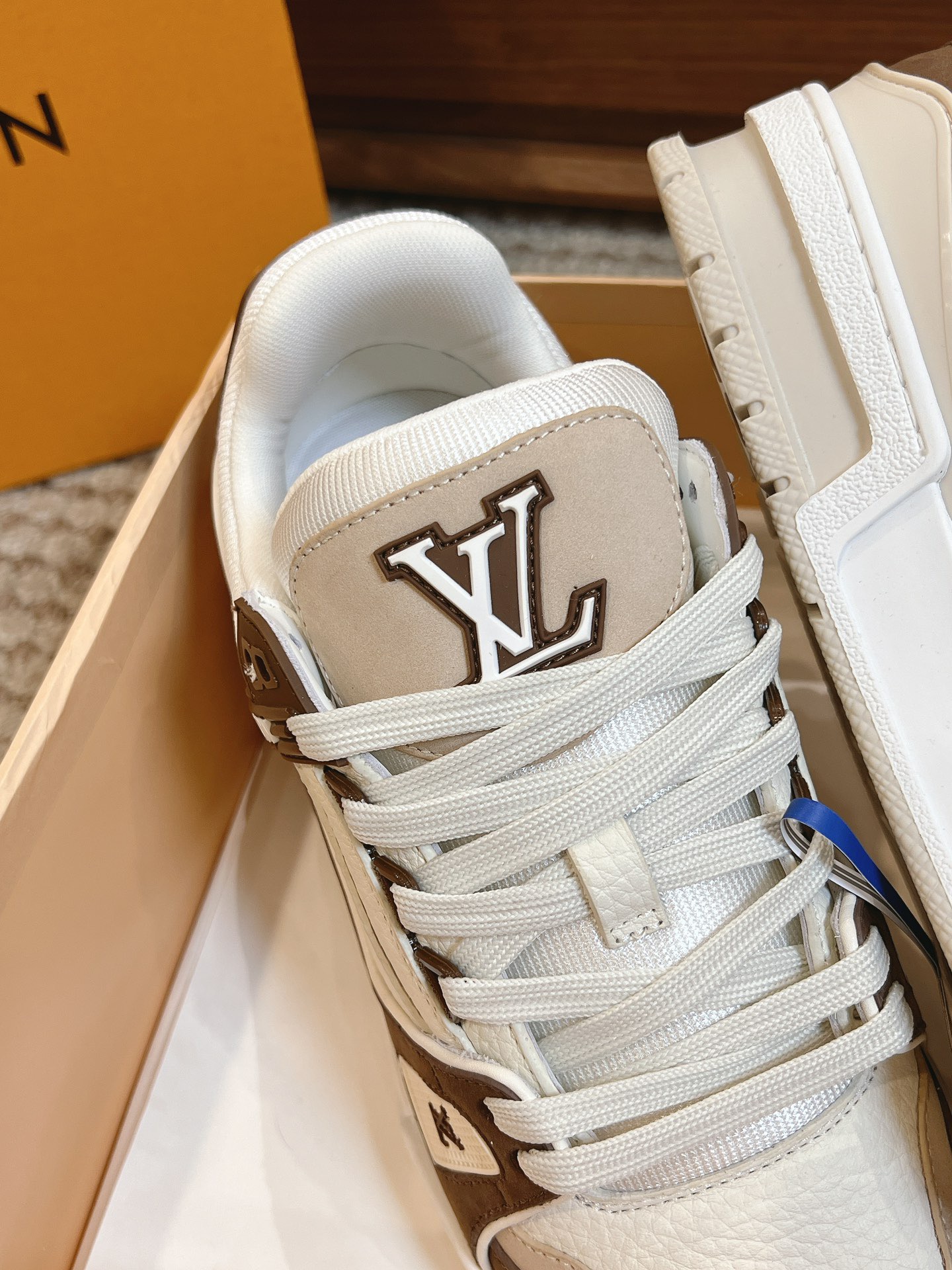 Men's shoes
