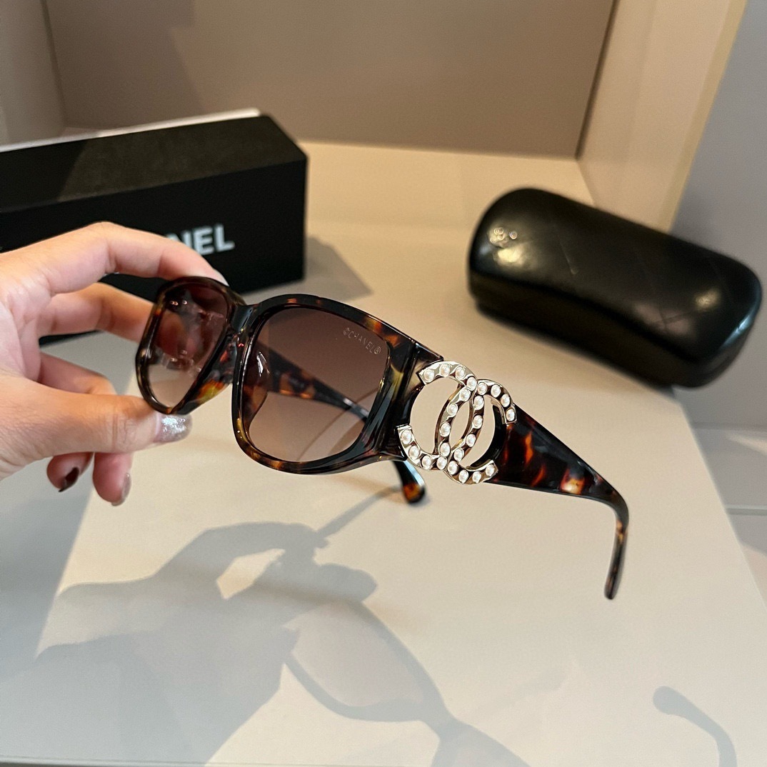 chanel--Sunglasses