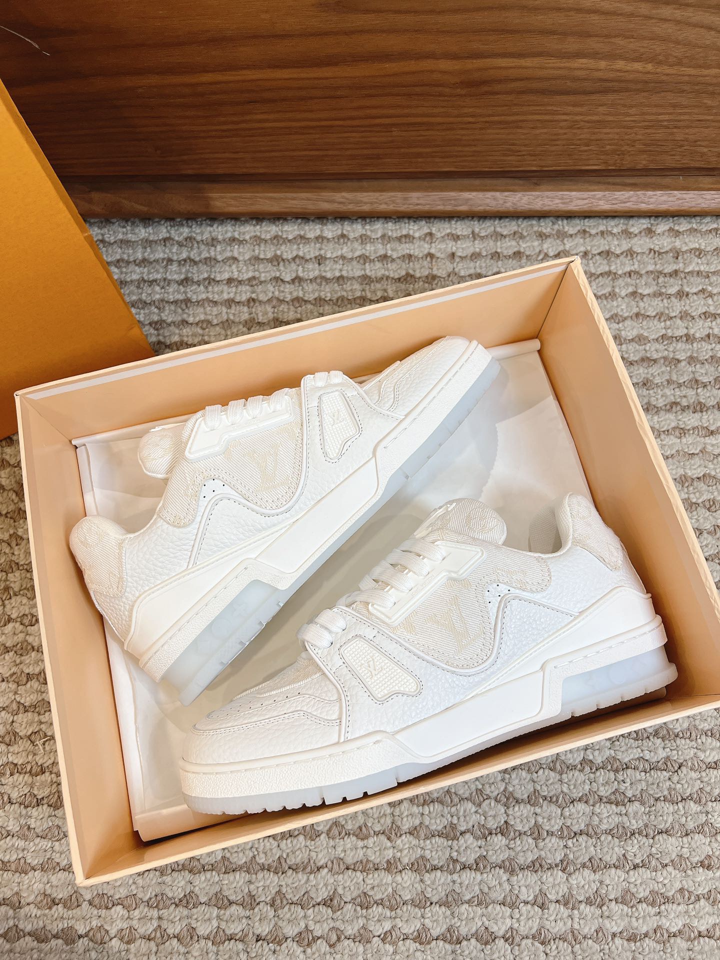 Men's shoes