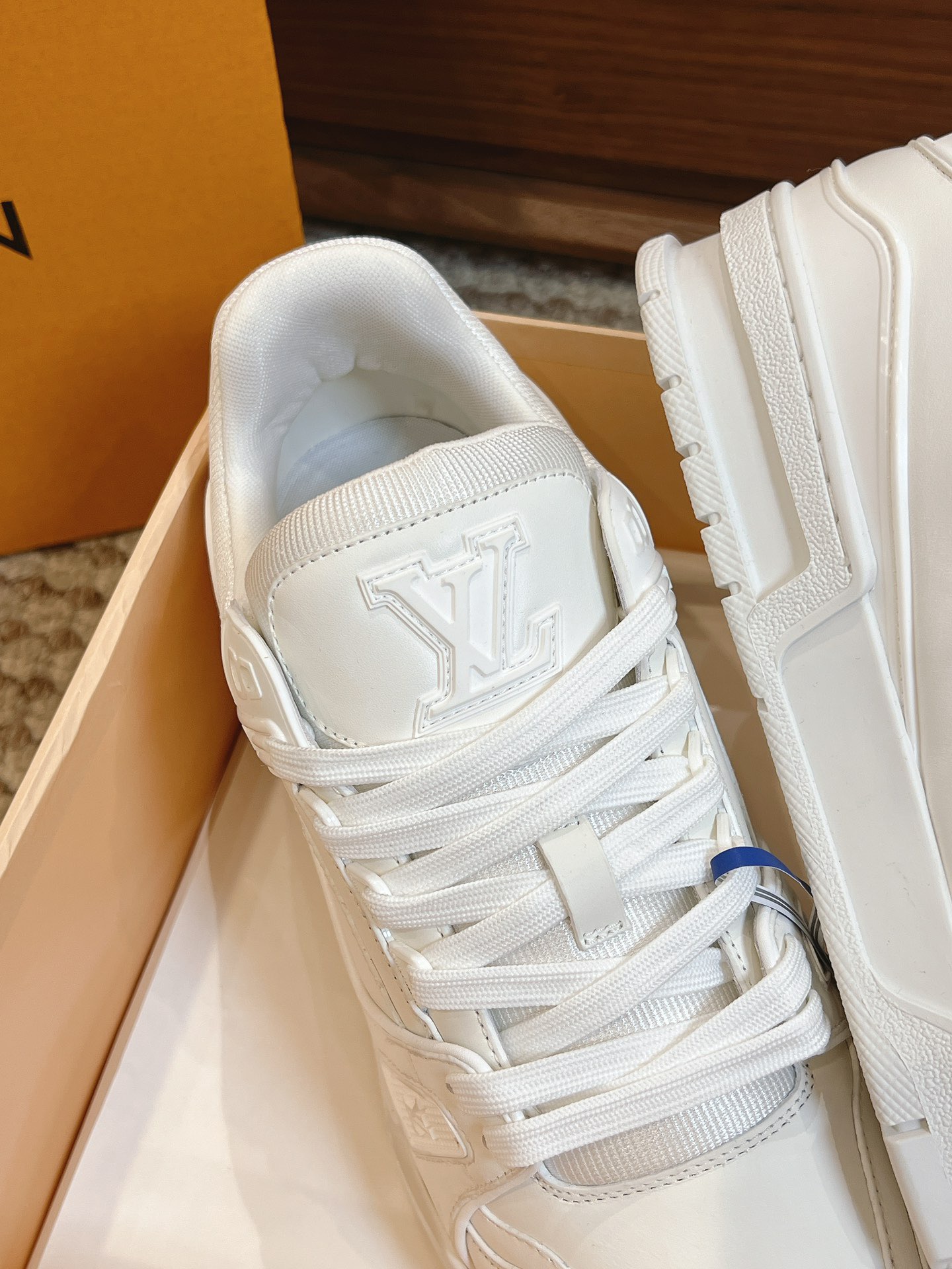 Men's shoes