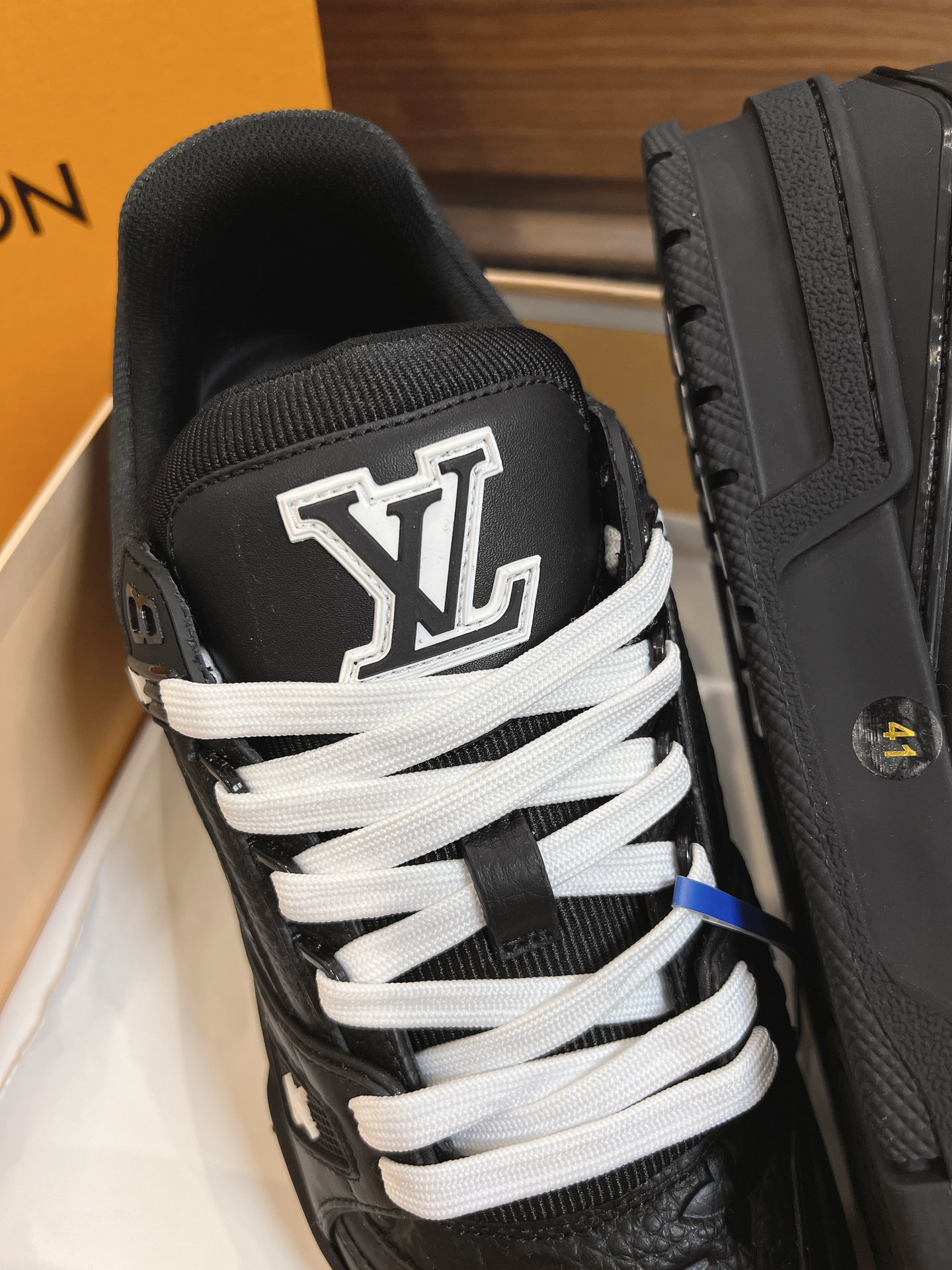 Men's shoes