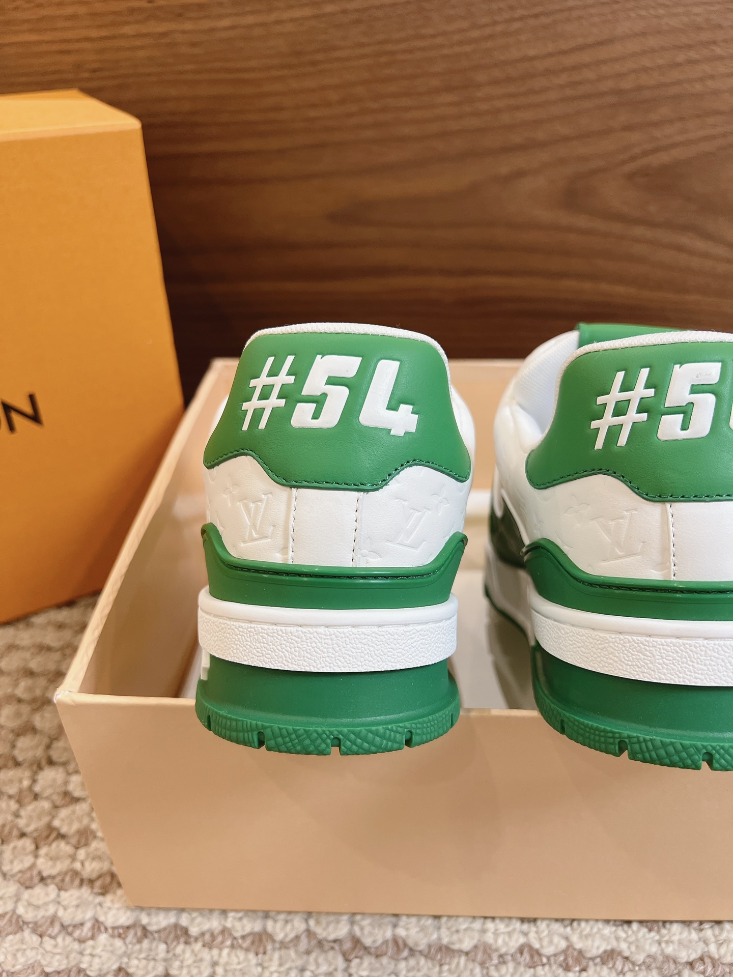 Men's shoes