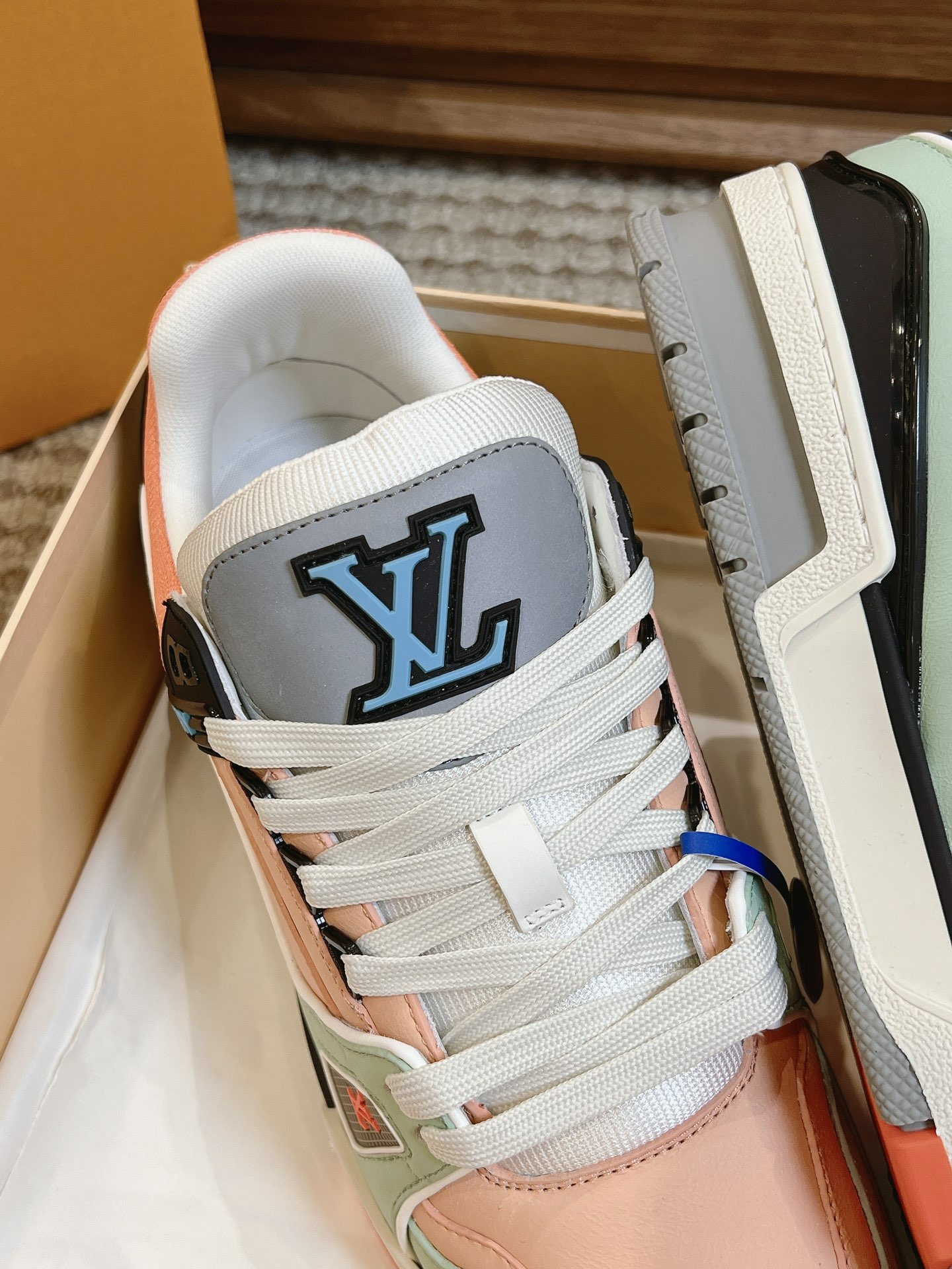 Men's shoes