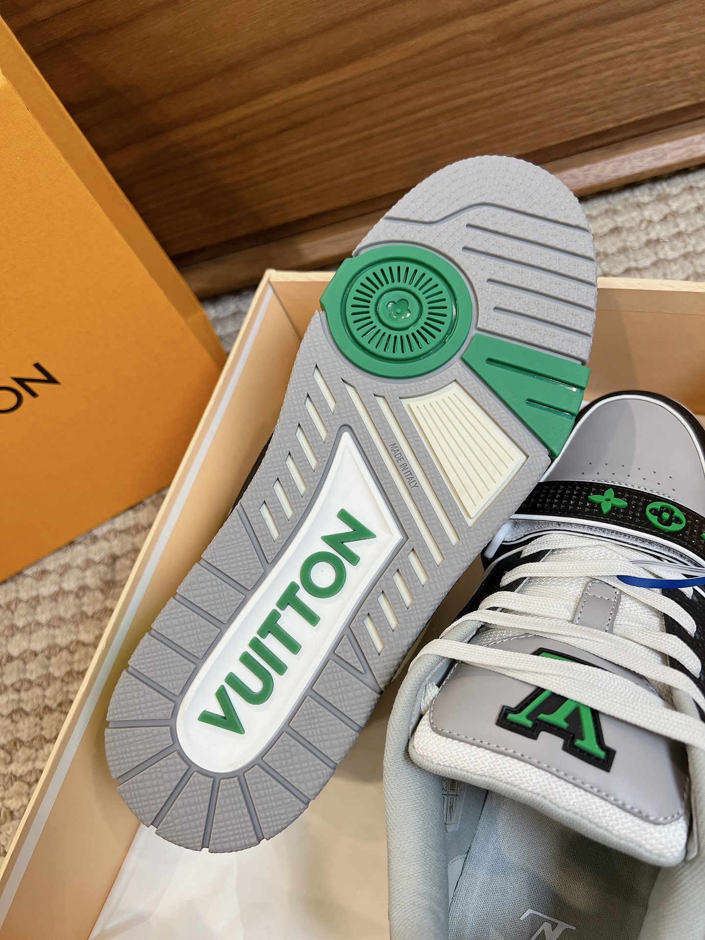 Men's shoes