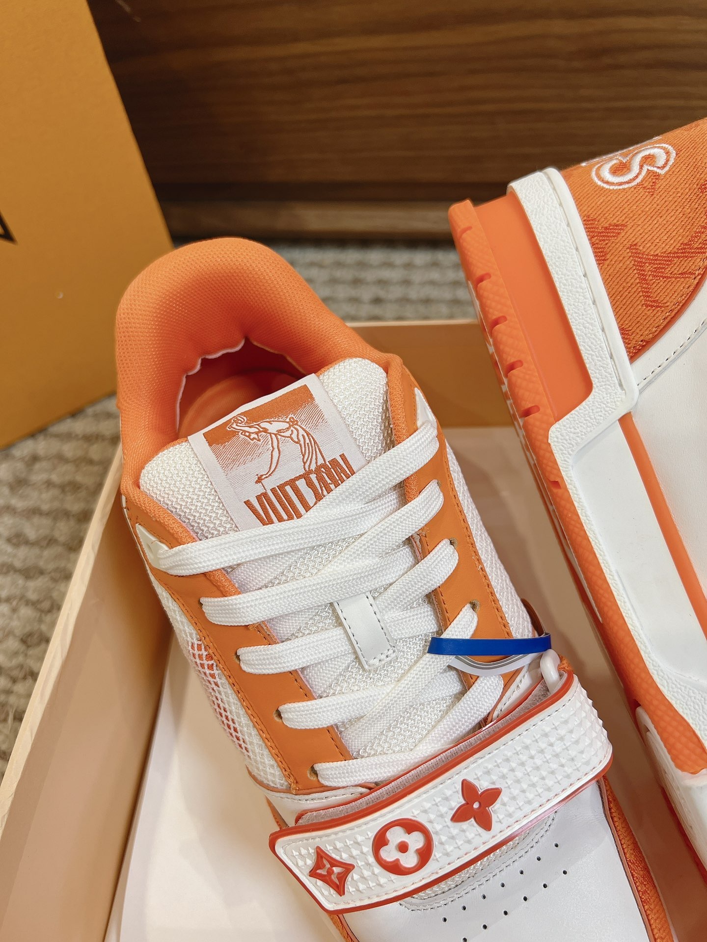 Men's shoes