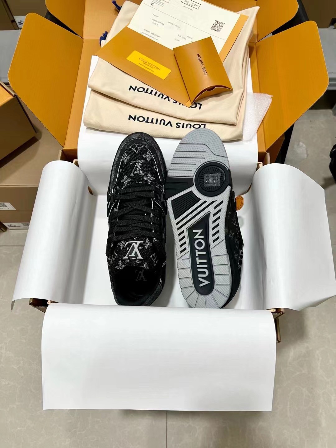 Men's shoes