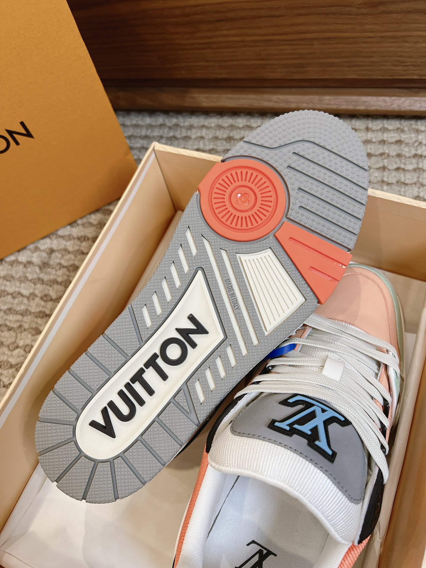 Men's shoes
