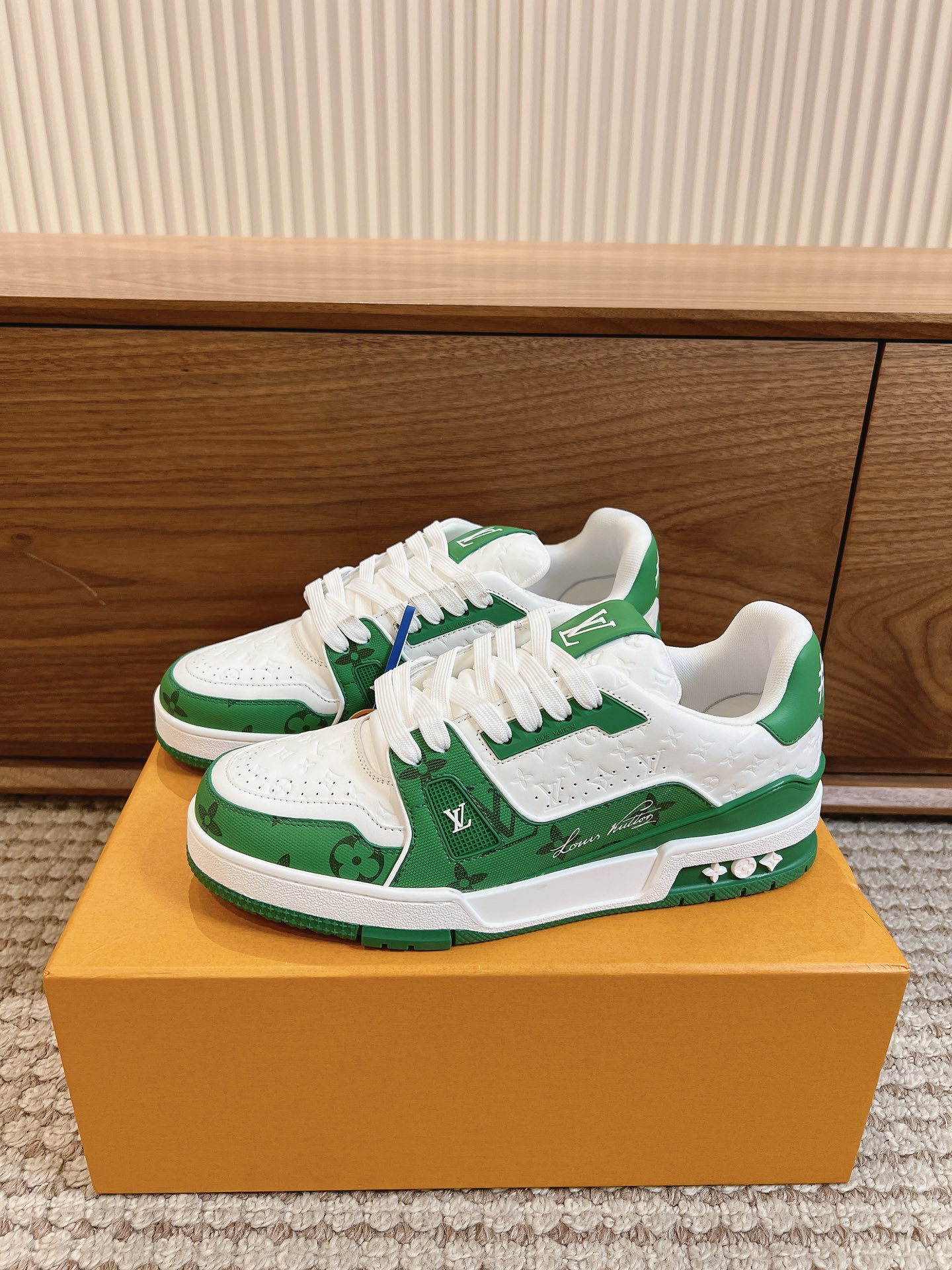 Men's shoes
