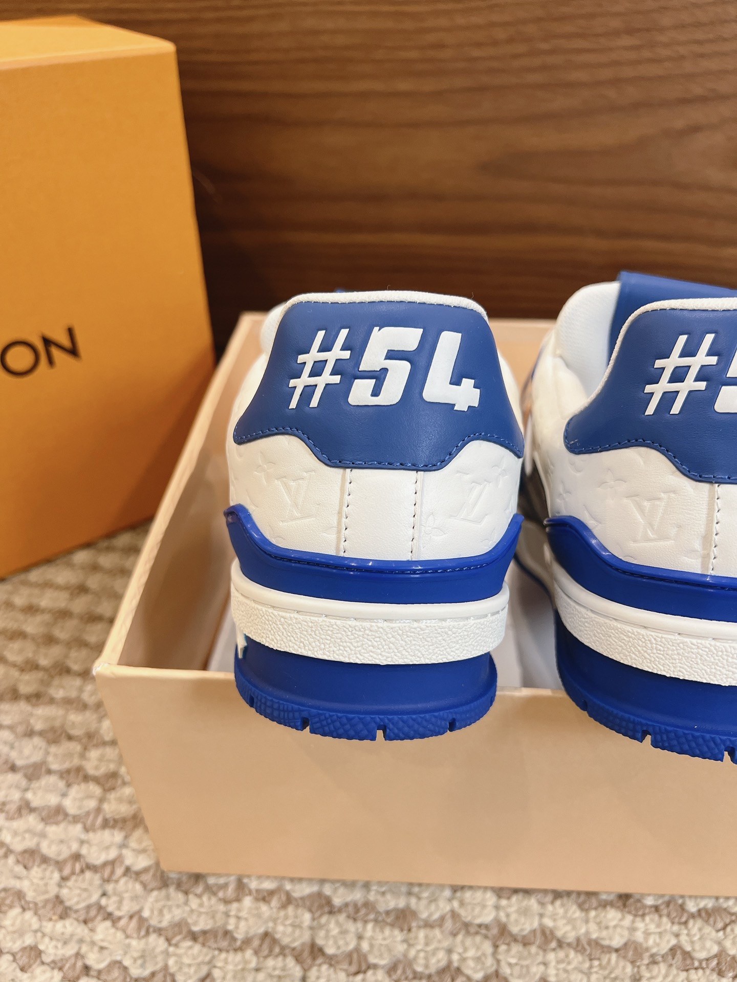Men's shoes