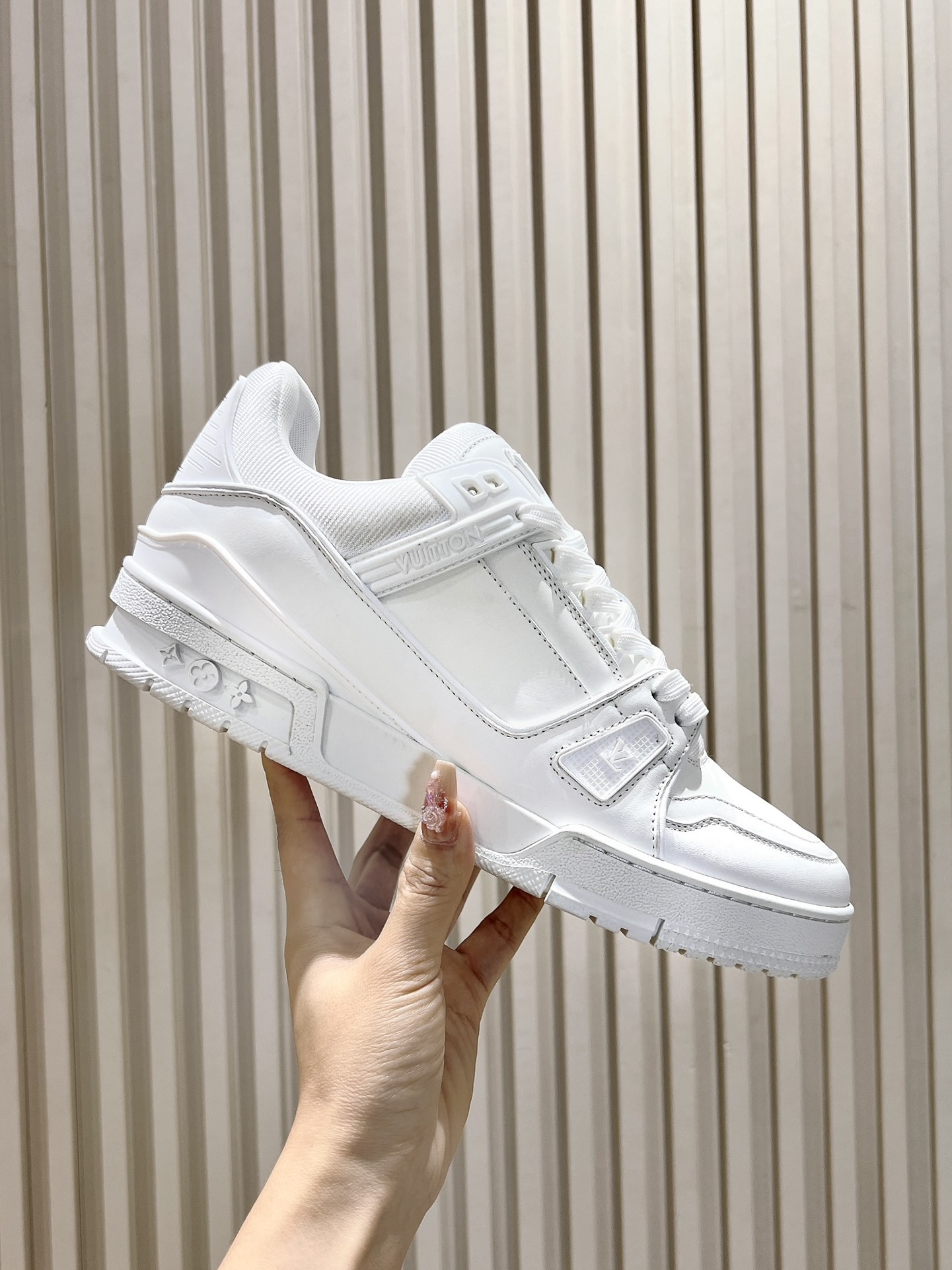 Men's shoes