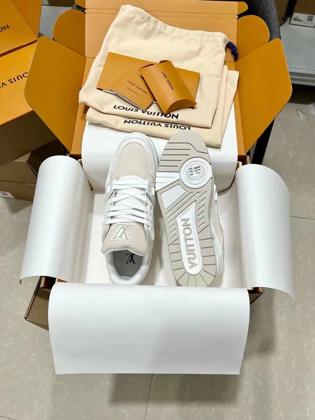 Men's shoes