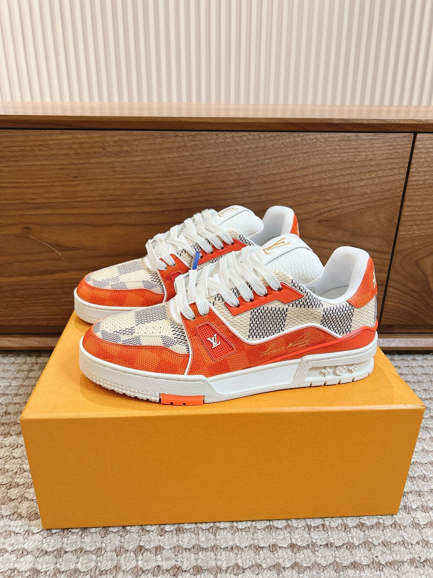 Men's shoes
