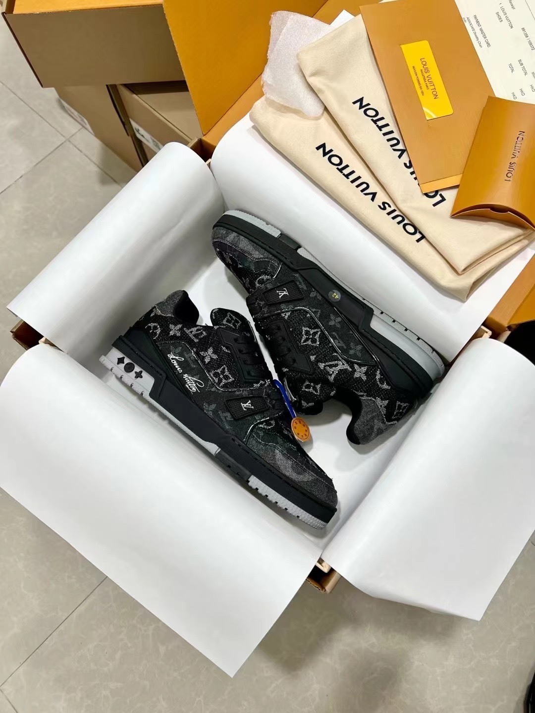 Men's shoes