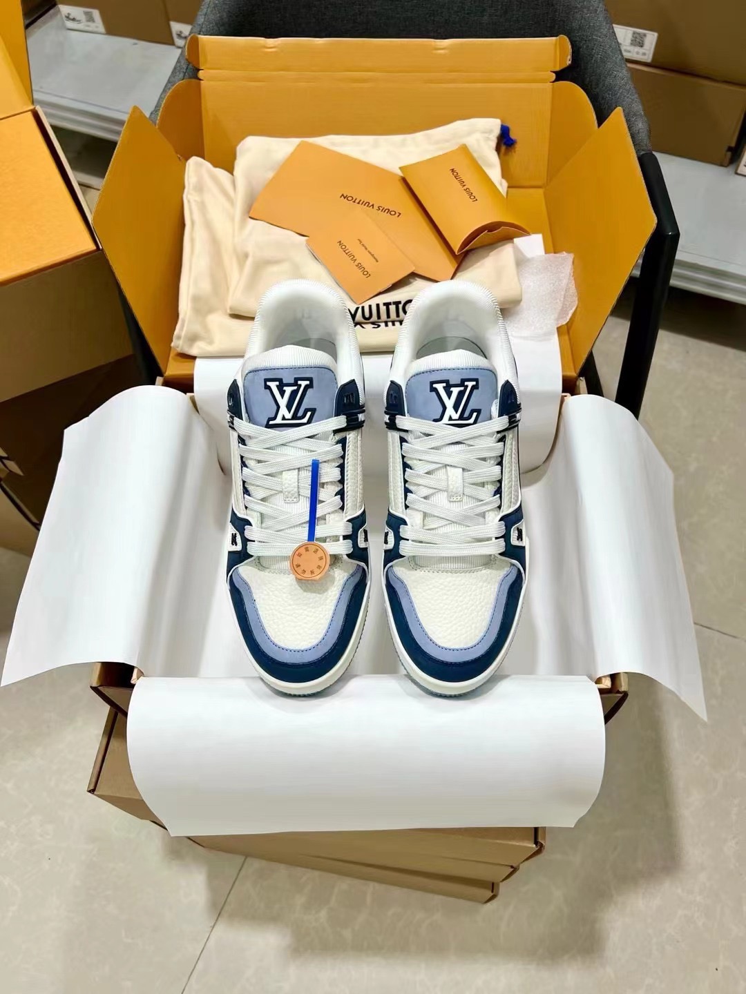 Men's shoes