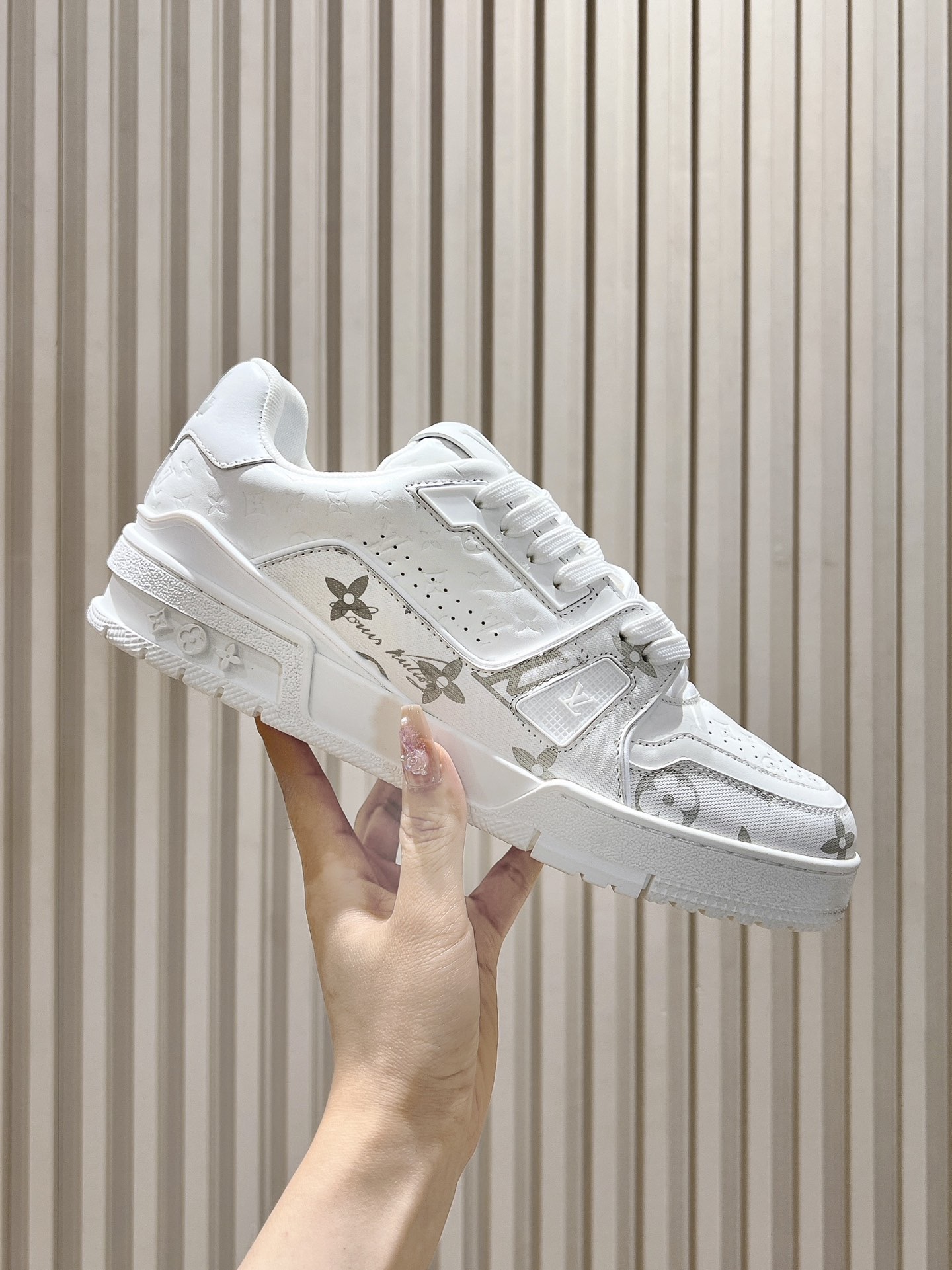Men's shoes