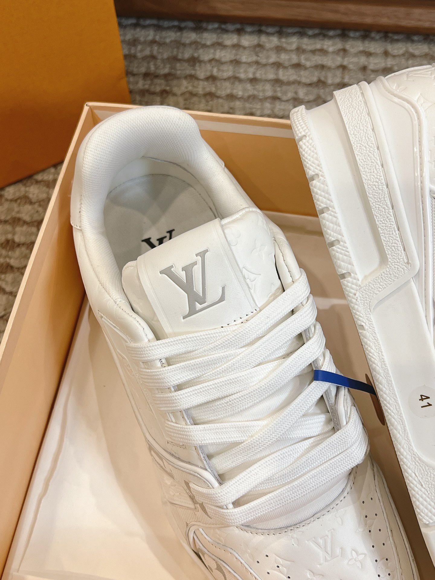 Men's shoes