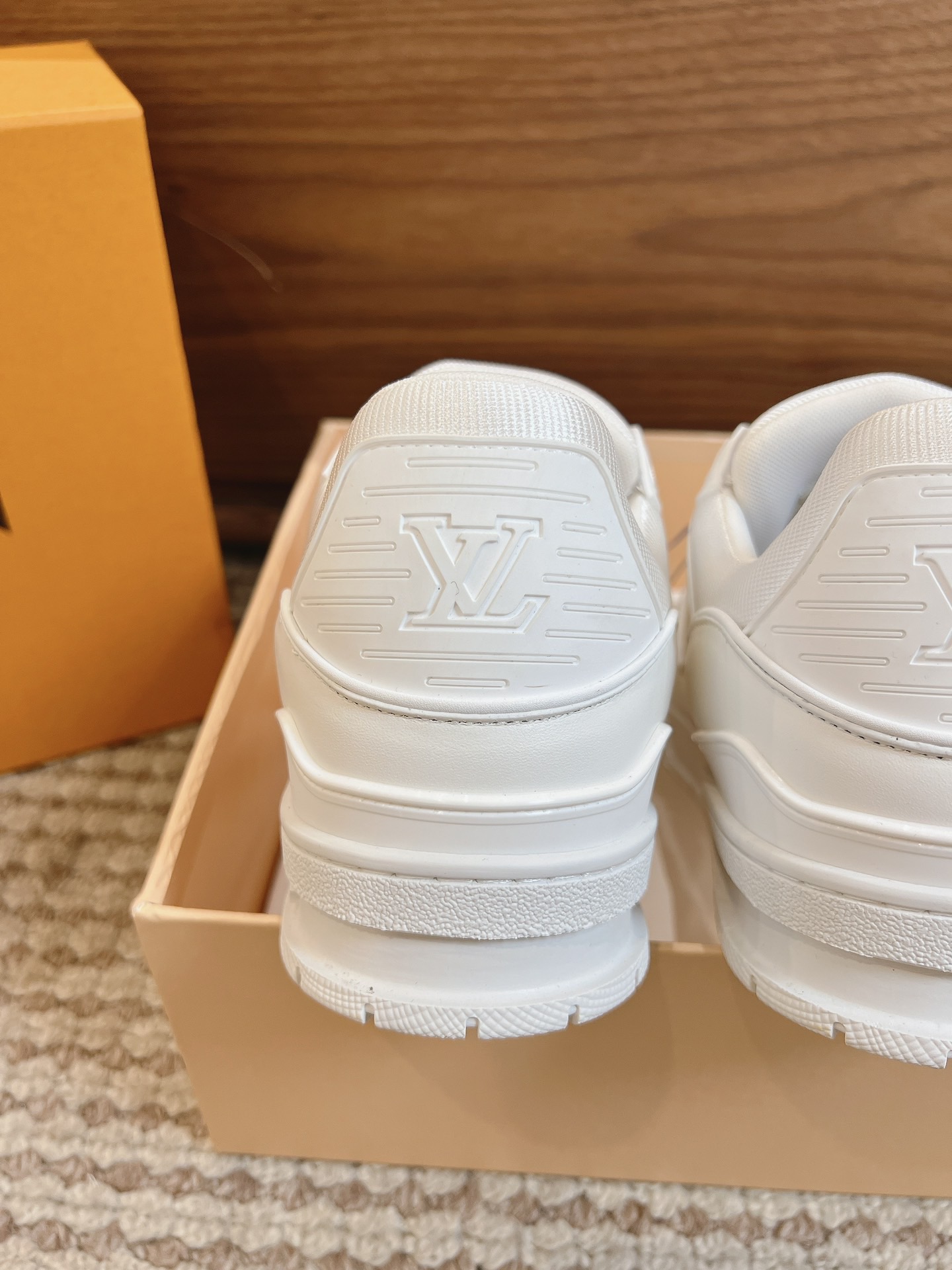 Men's shoes