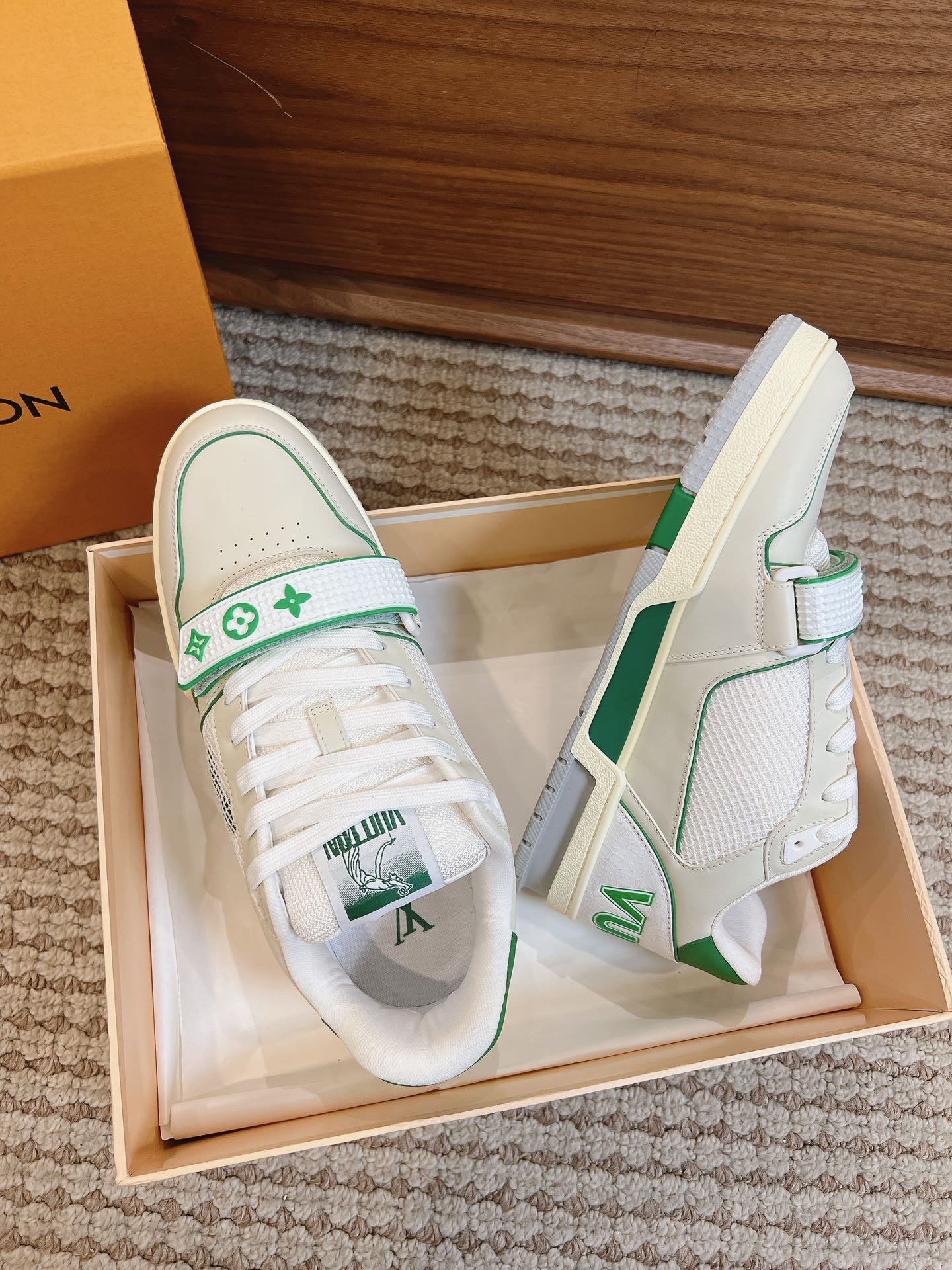 Men's shoes