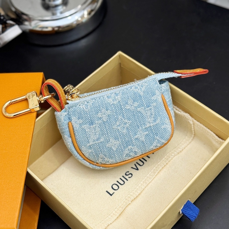 Small pendant