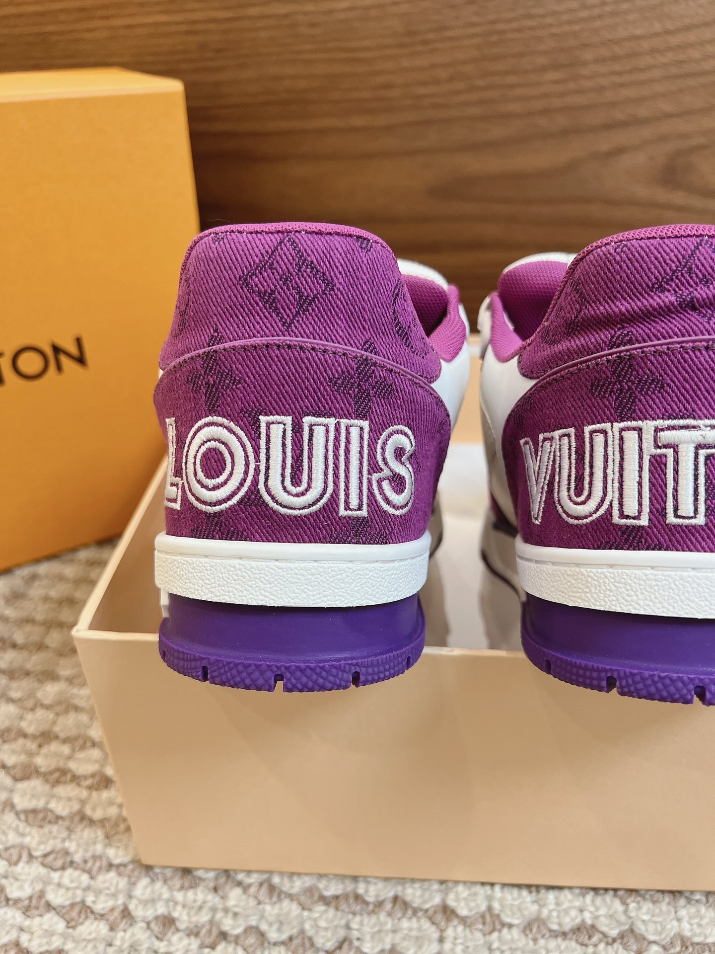 Men's shoes