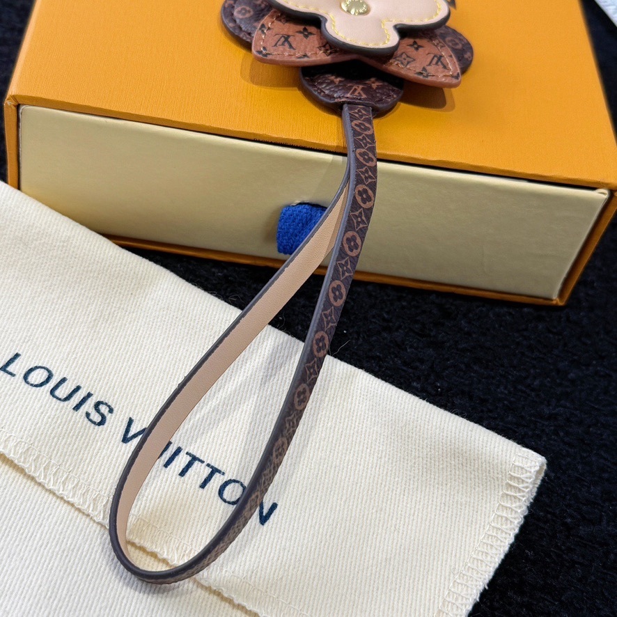 Small pendant