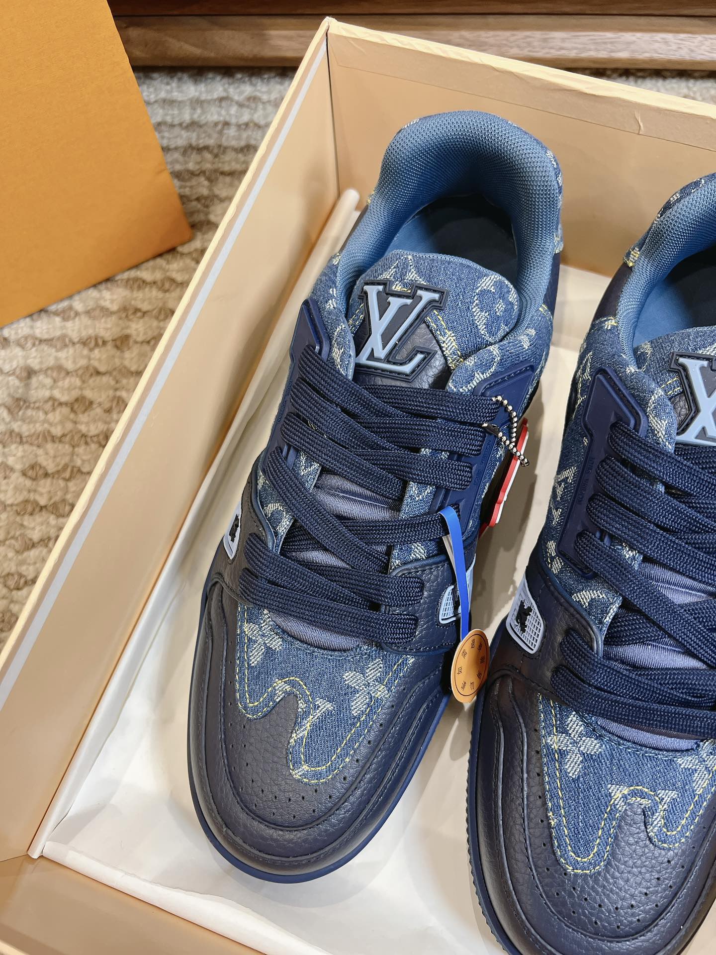 Men's shoes