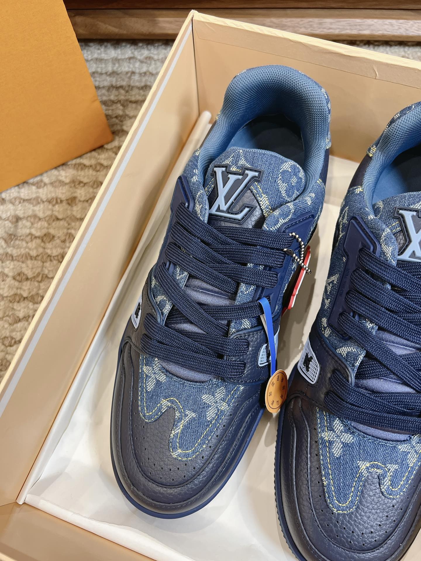 Men's shoes