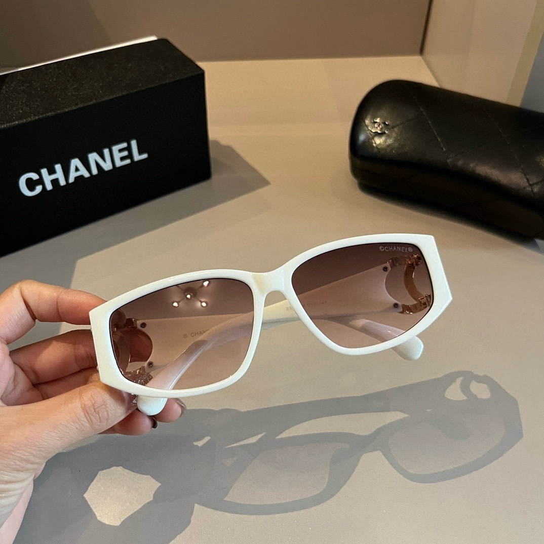 chanel--Sunglasses