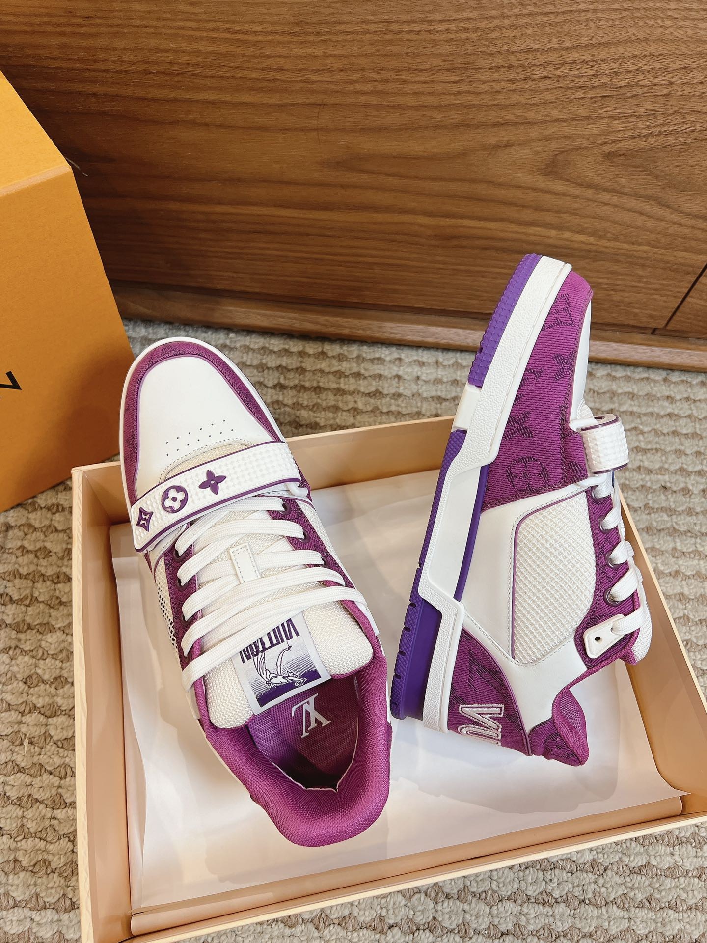 Men's shoes