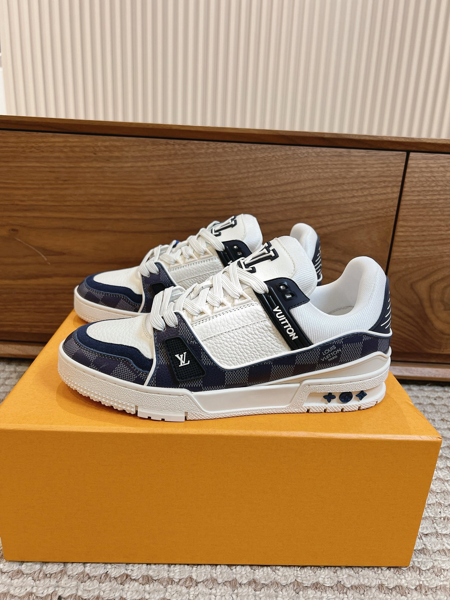 Men's shoes