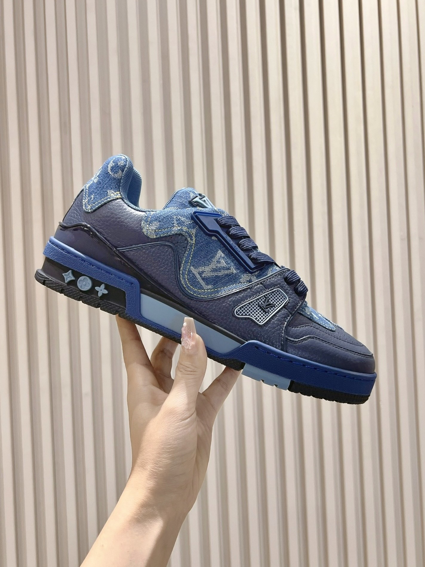 Men's shoes