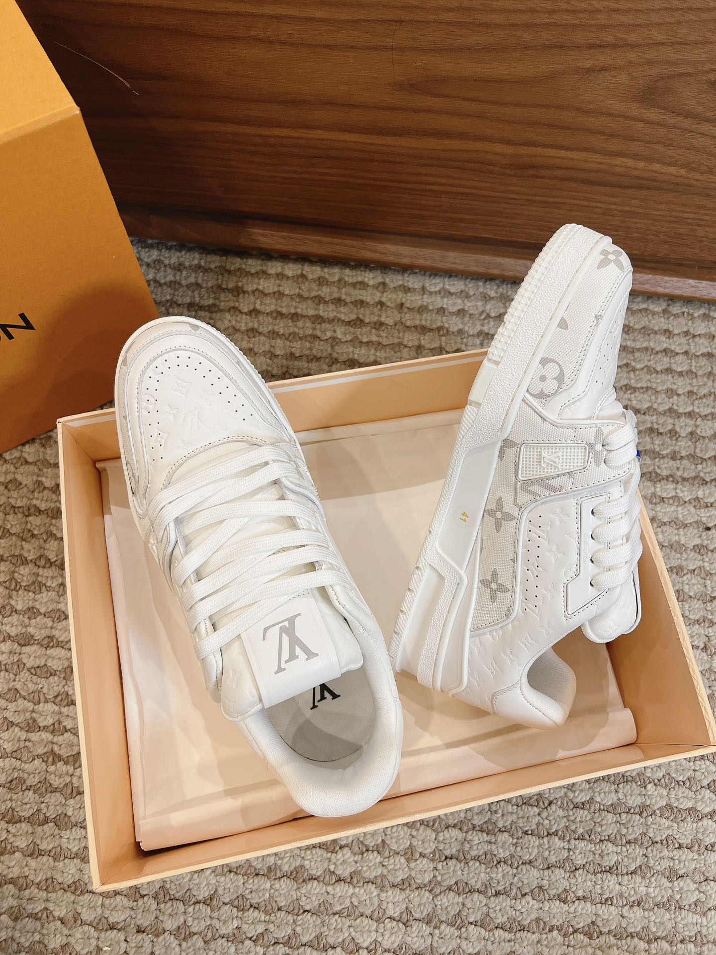 Men's shoes