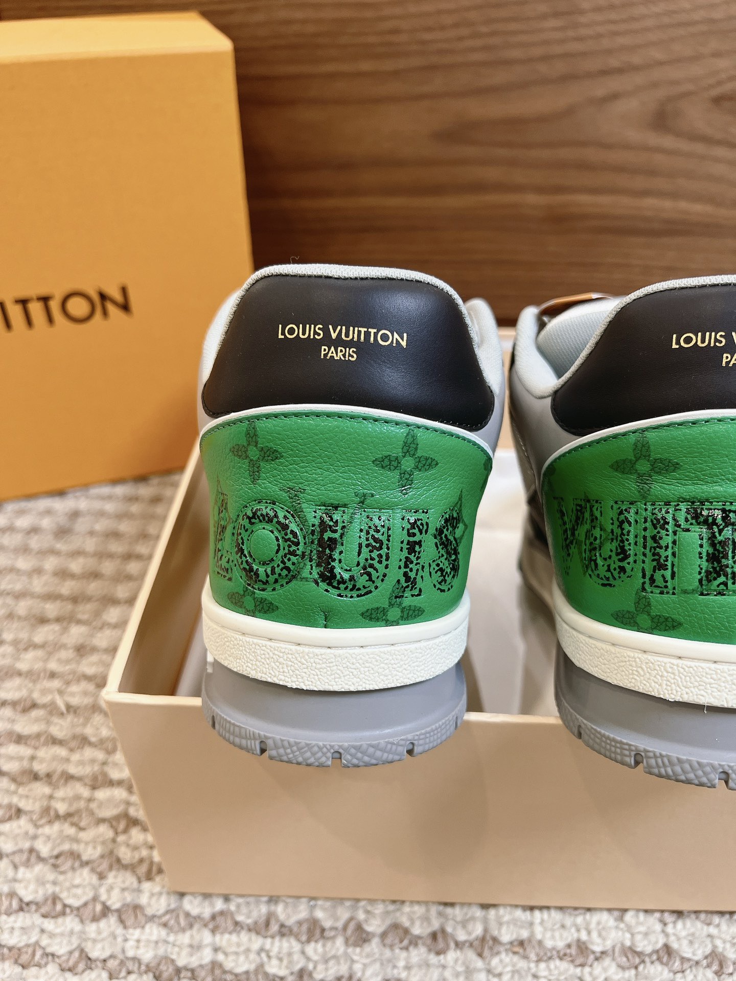 Men's shoes