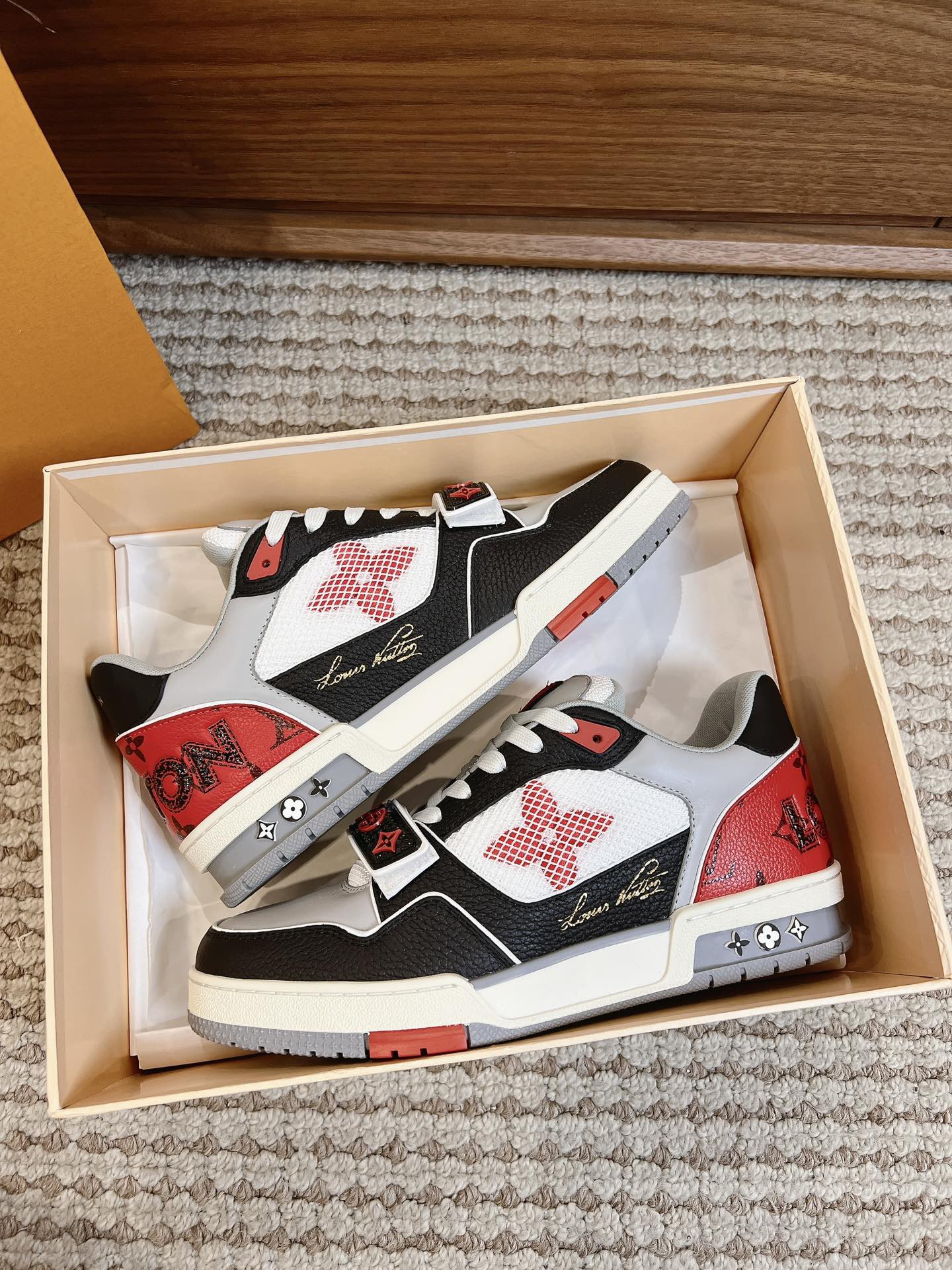 Men's shoes