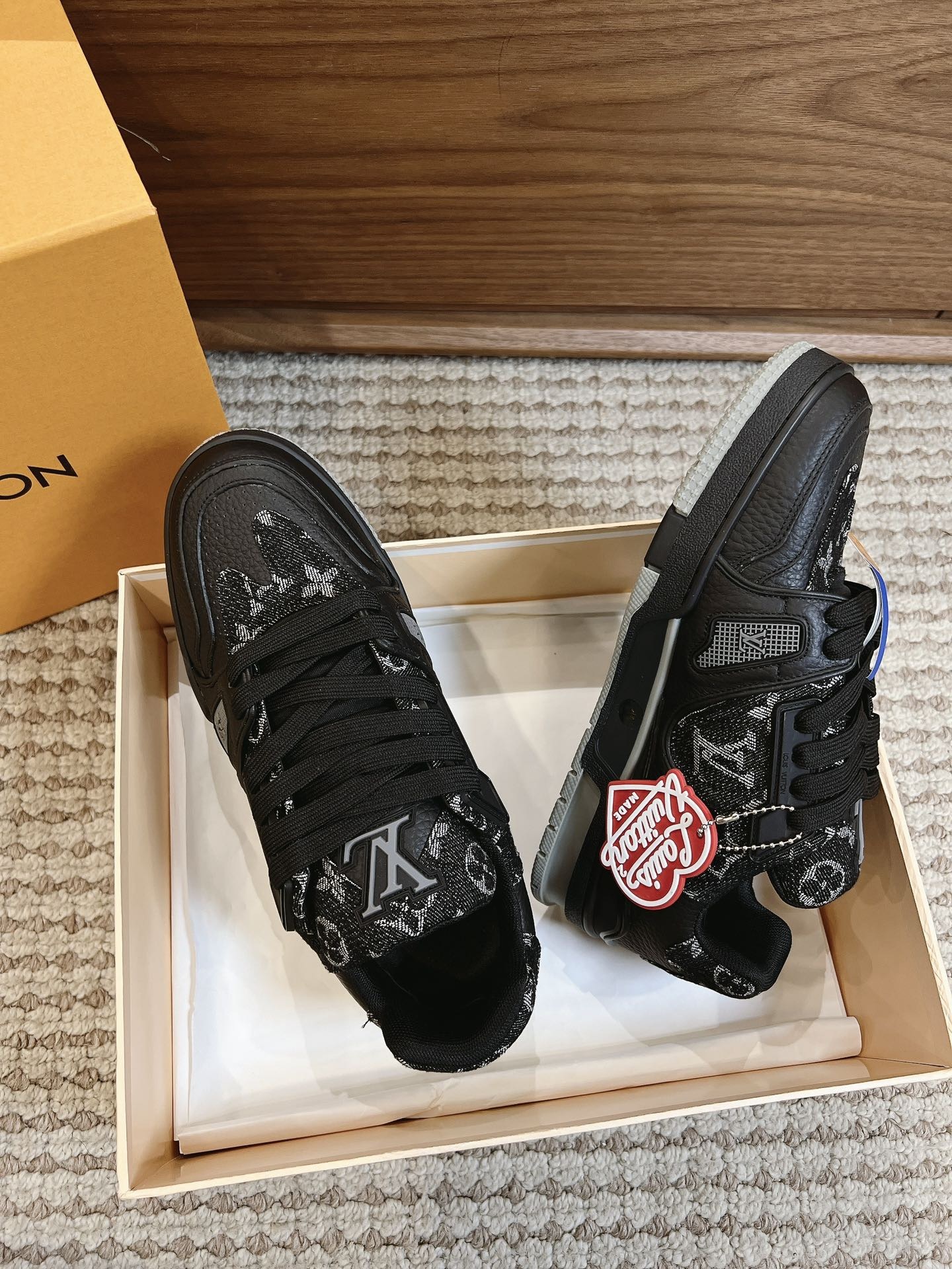 Men's shoes