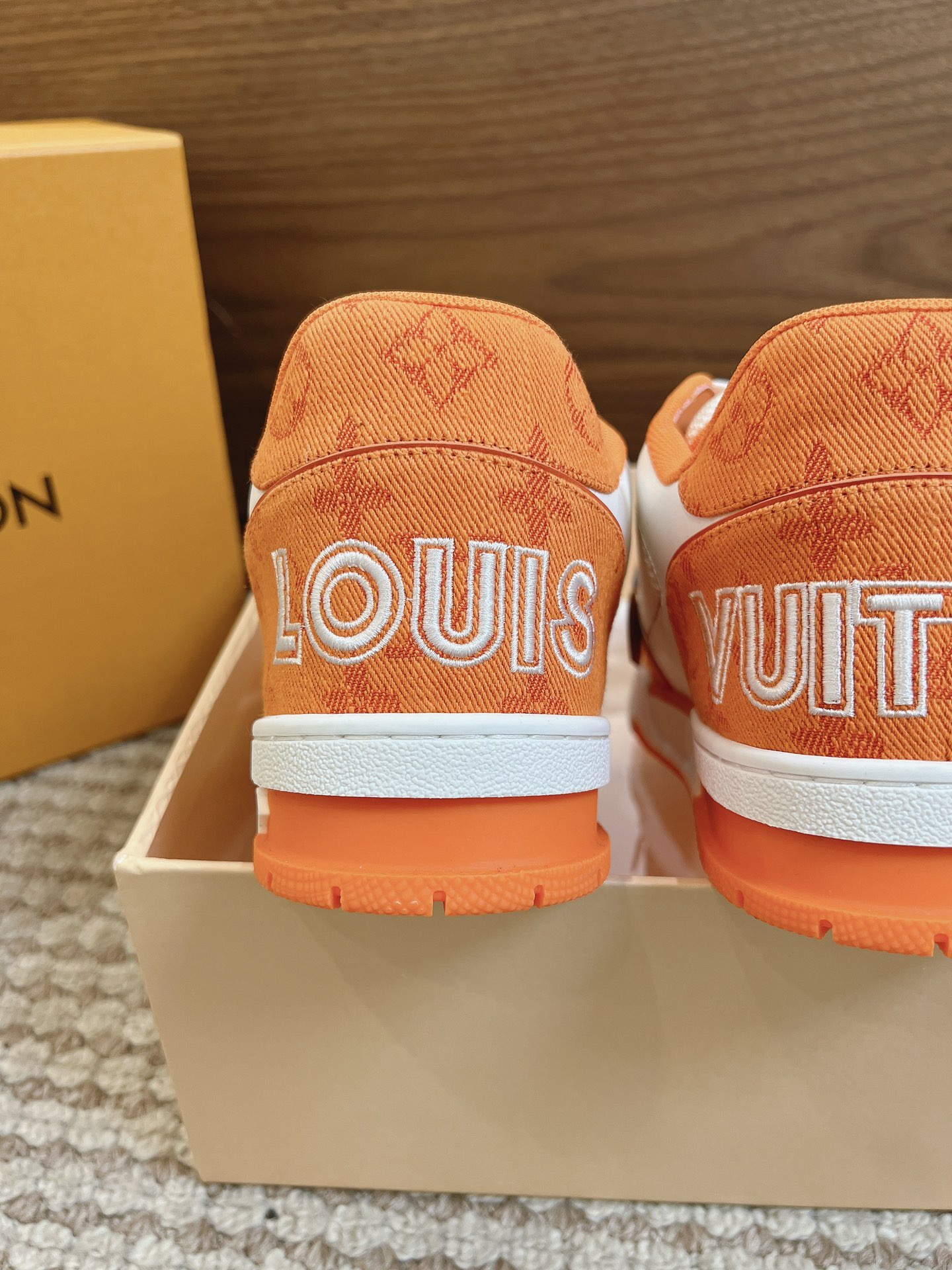 Men's shoes