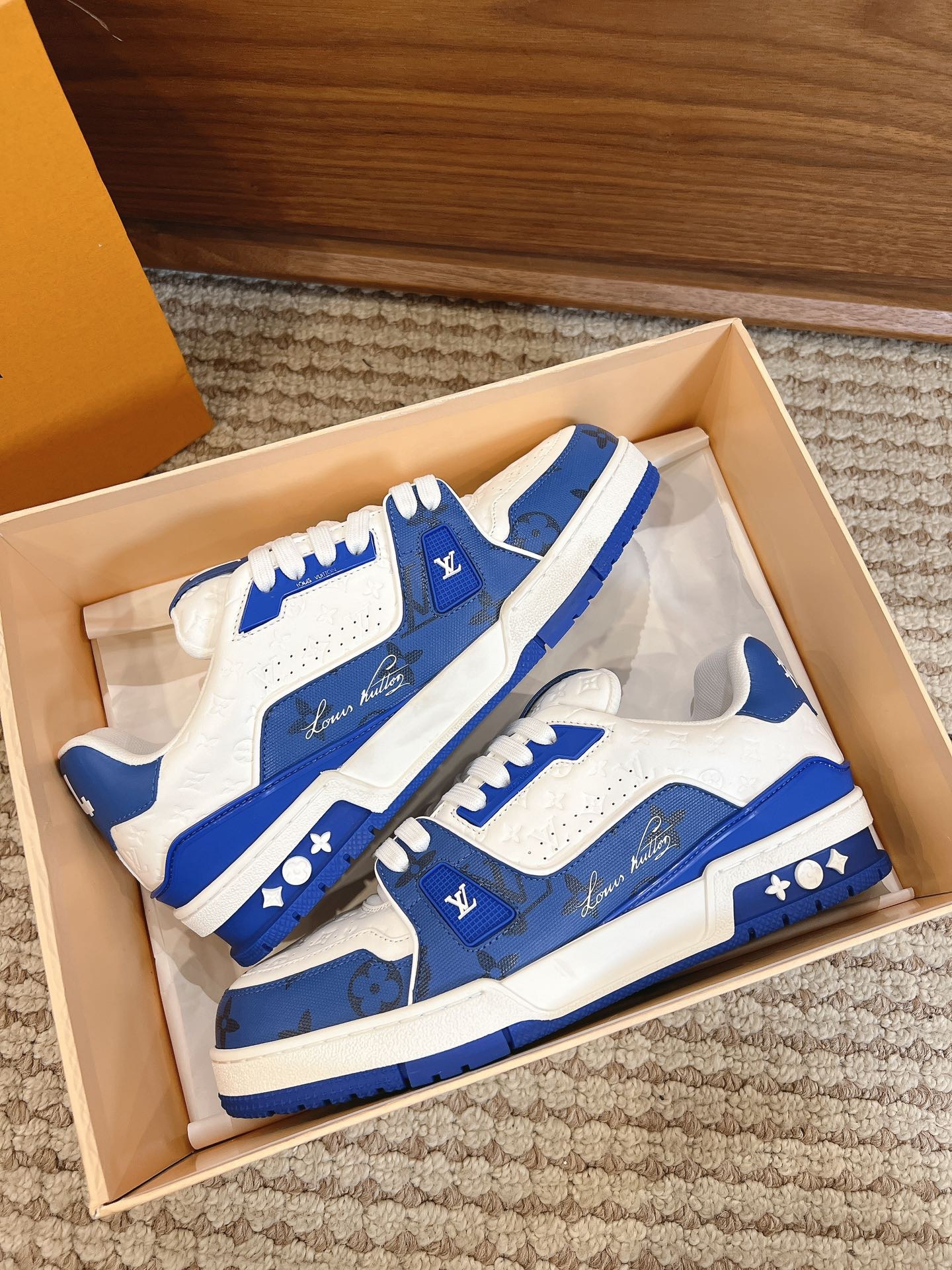 Men's shoes