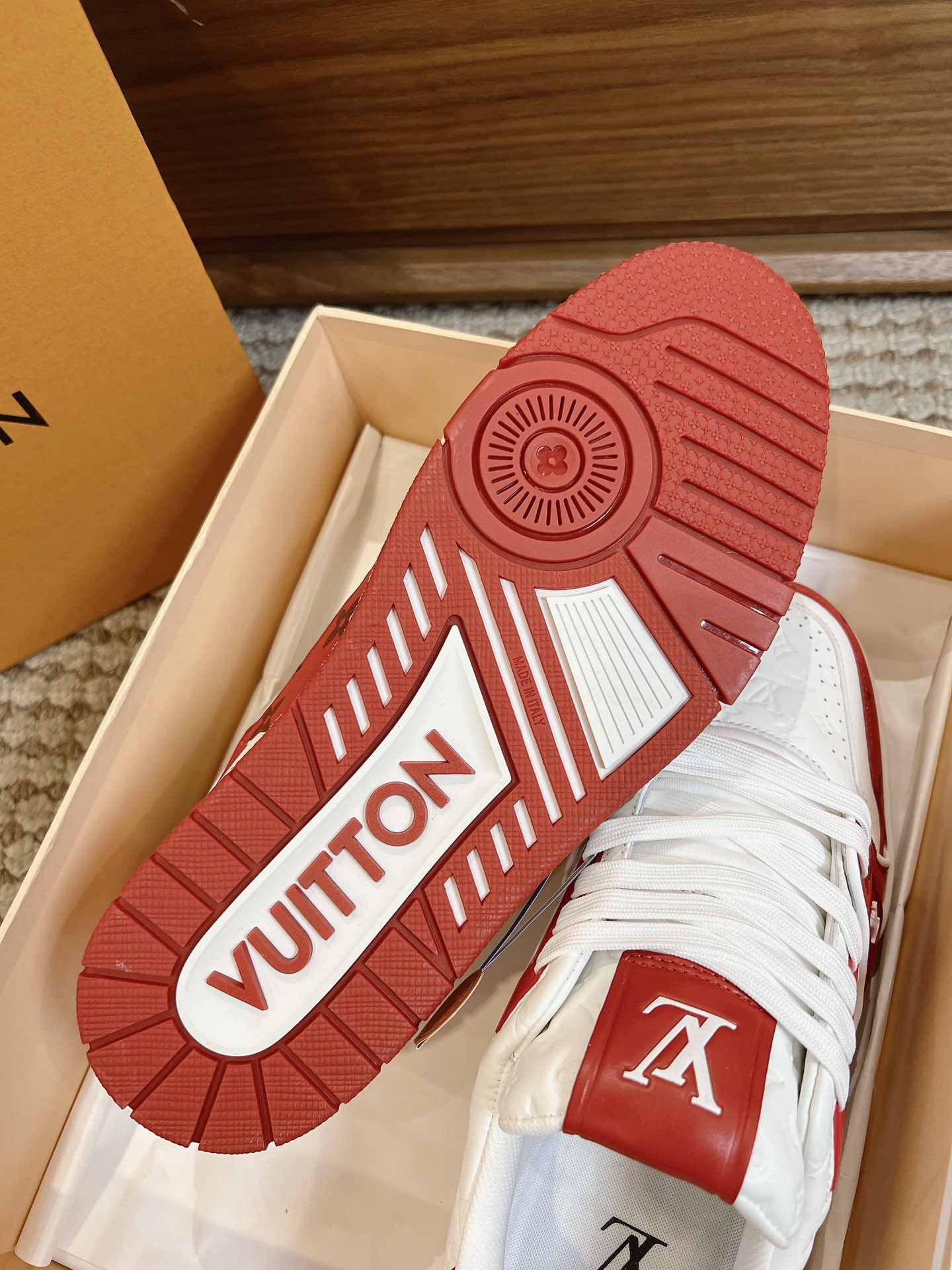 Men's shoes