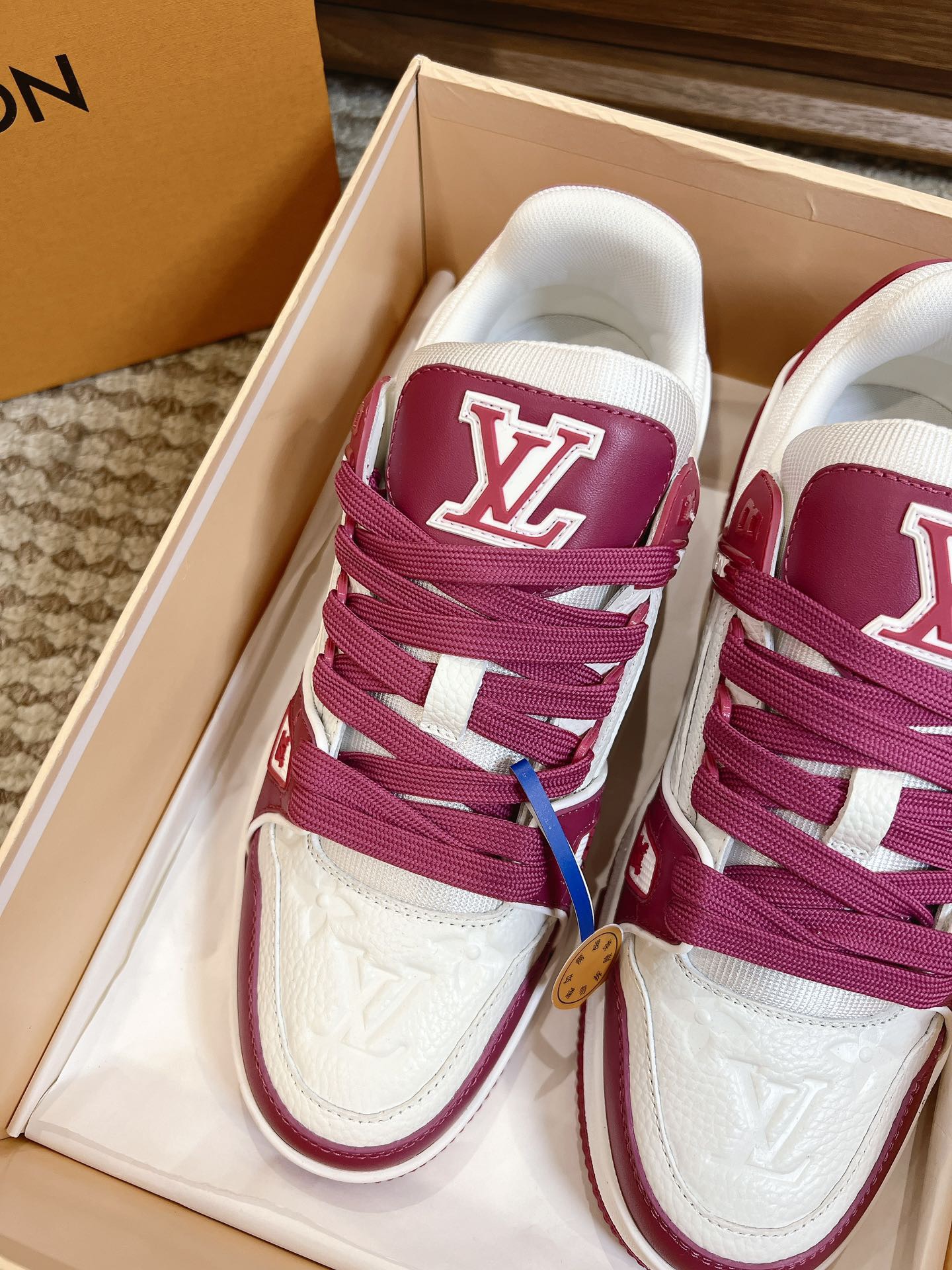 Men's shoes