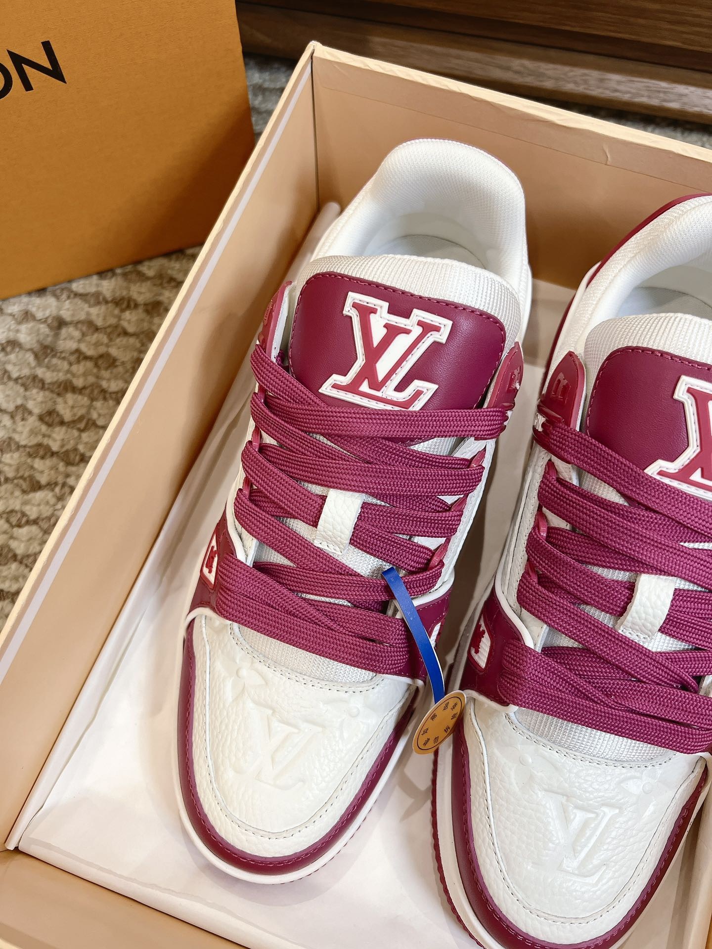 Men's shoes